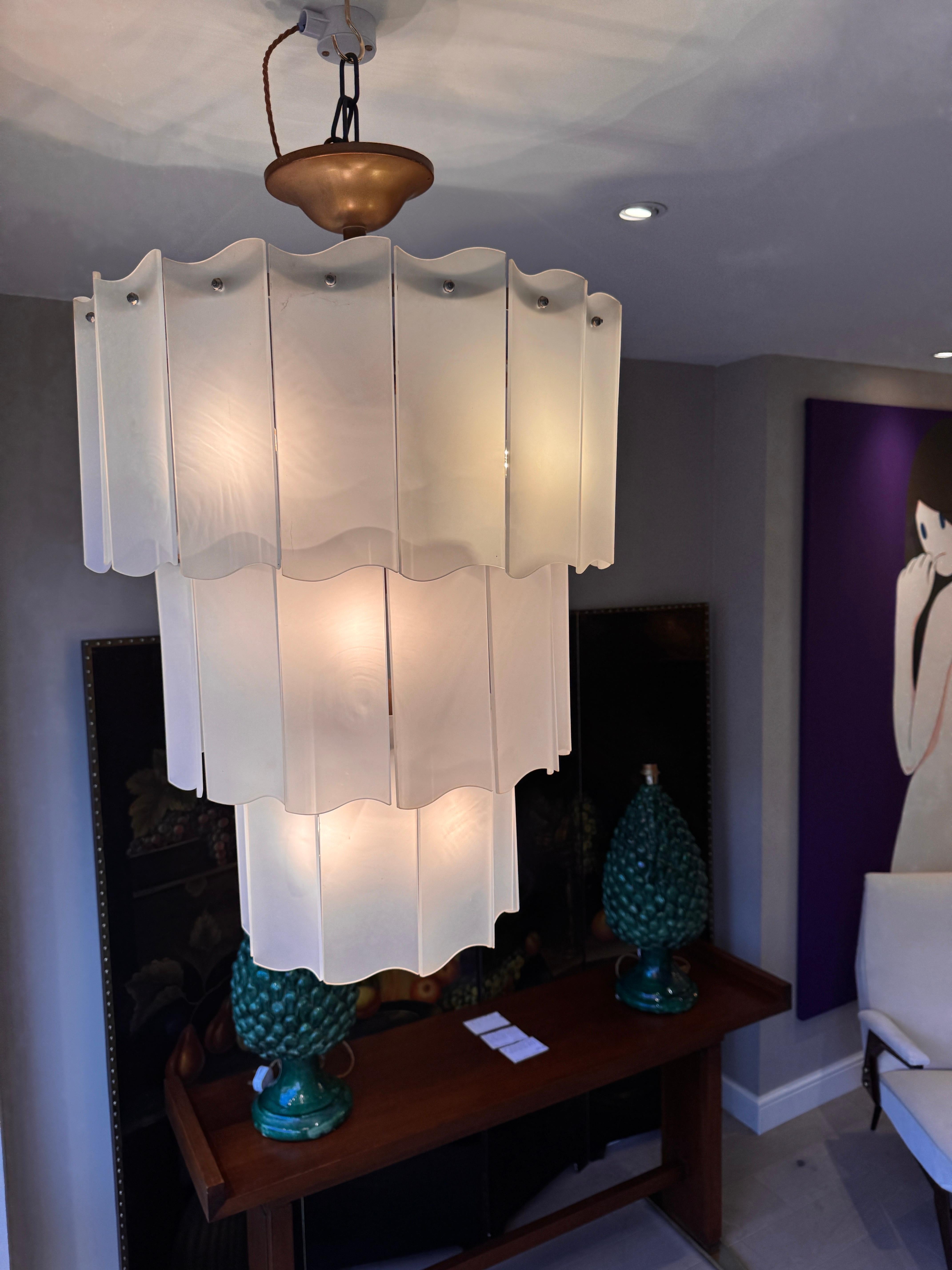 Large Three tiered cascading Murano glass chandelier In Good Condition For Sale In London, GB