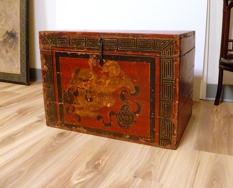 Grande scatola tibetana dipinta in vendita su 1stDibs