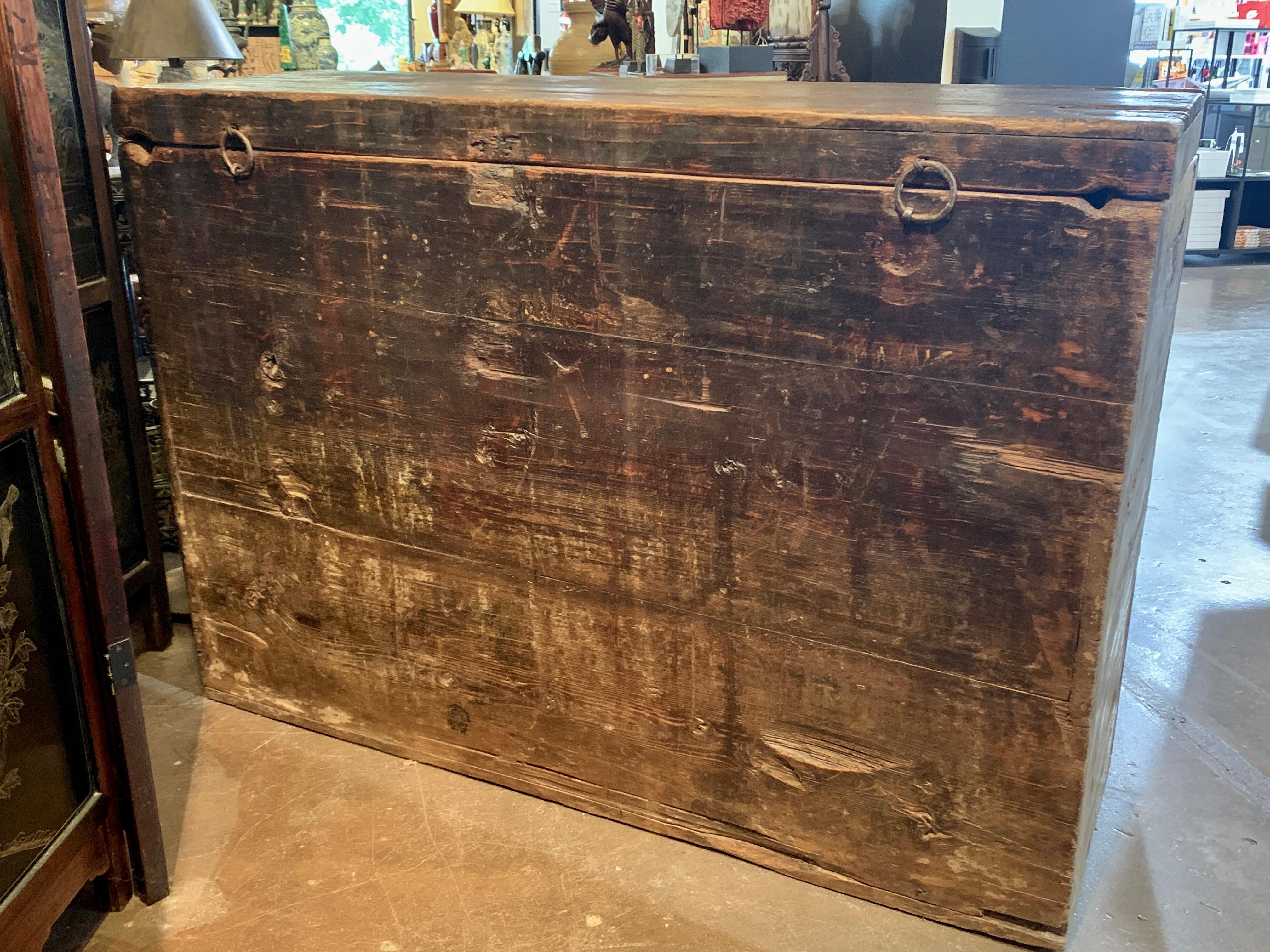 Large Tibetan Red Painted Storage Trunk with Kirtimukha, circa 1900, Tibet For Sale 6