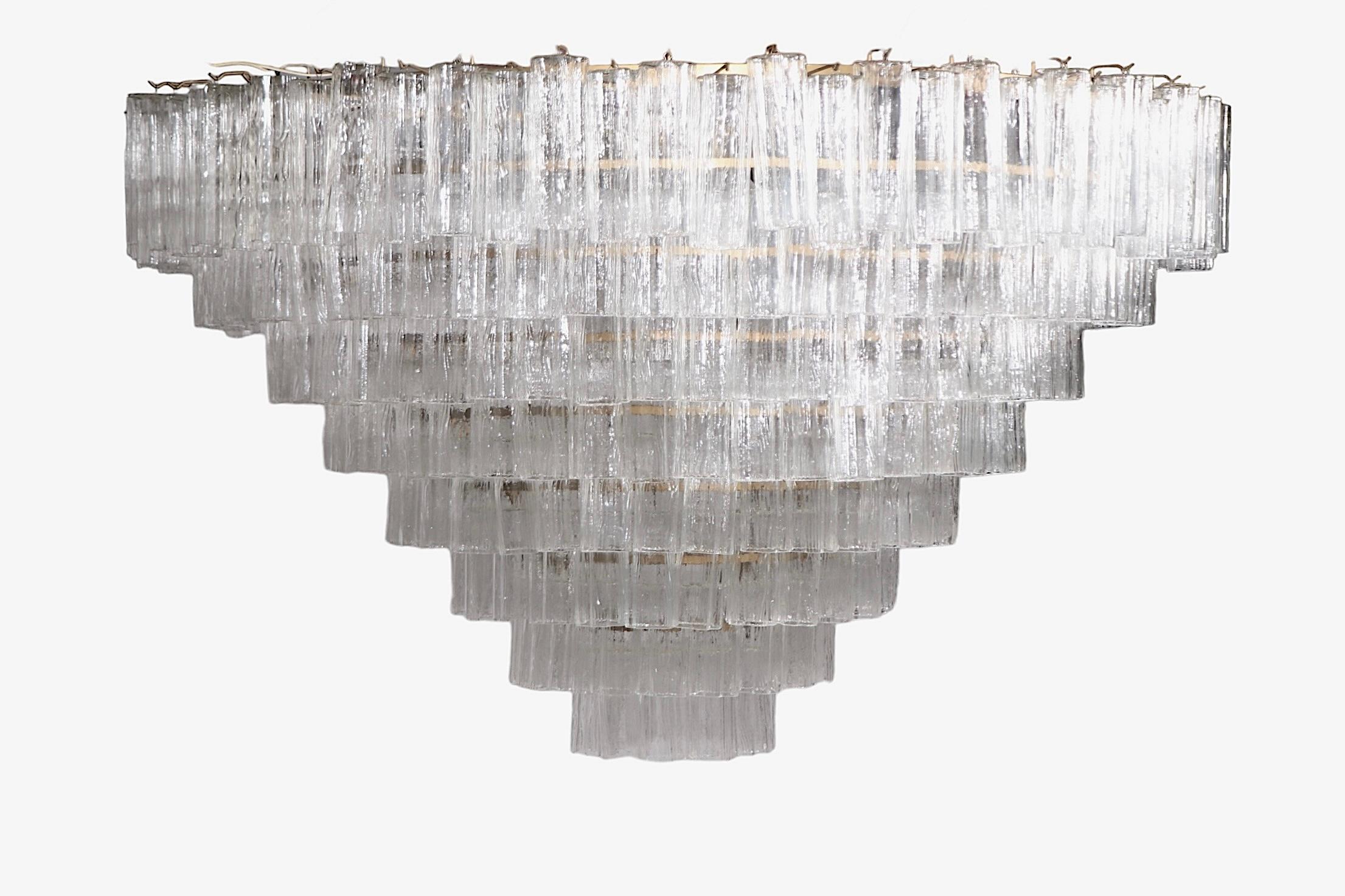 Grande Cascade à étages  Lustre encastré avec abat-jour Tronchi en verre de Murano en vente 10