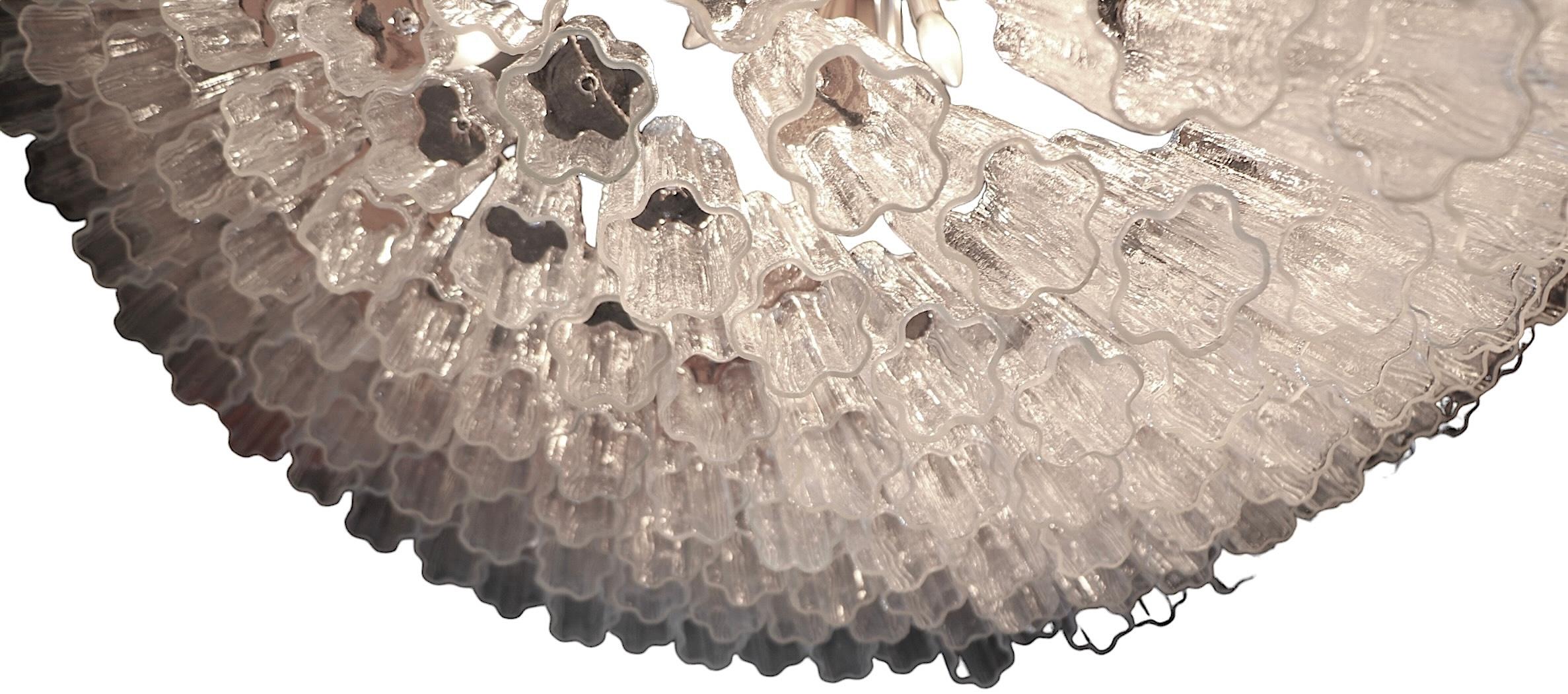Hollywood Regency Grande Cascade à étages  Lustre encastré avec abat-jour Tronchi en verre de Murano en vente