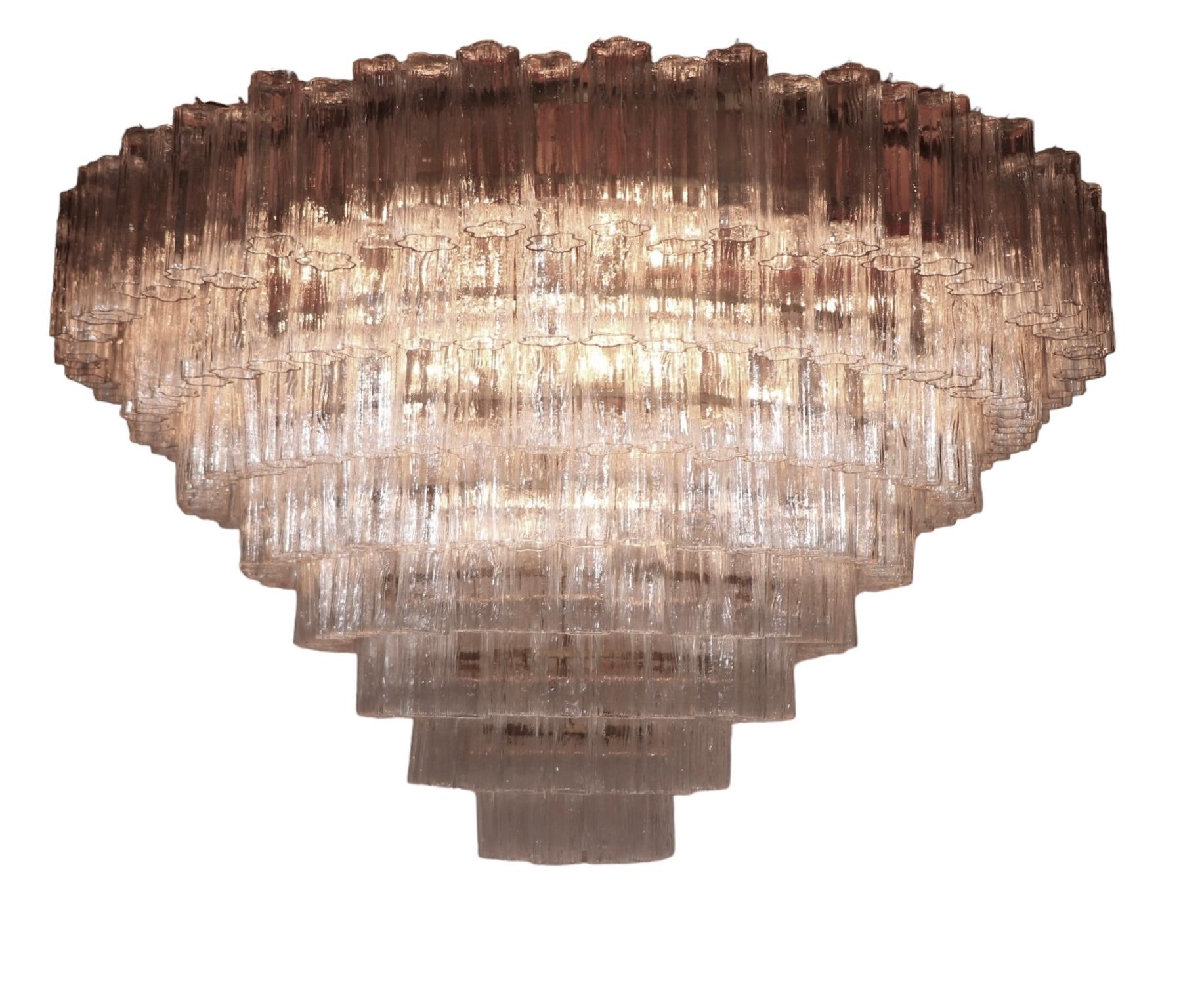 Grande Cascade à étages  Lustre encastré avec abat-jour Tronchi en verre de Murano en vente 1