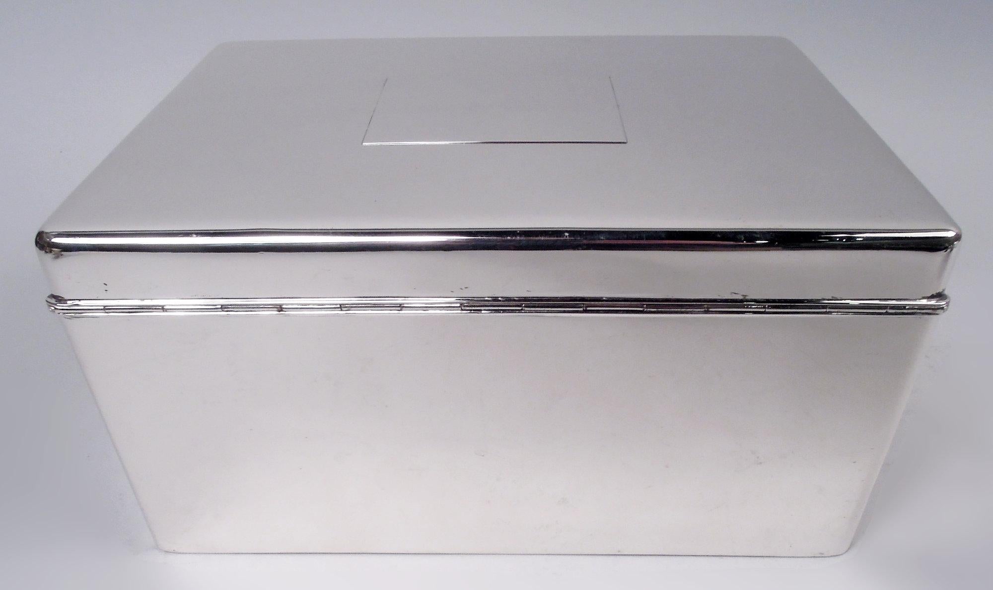 Caja para puros grande de plata de ley Tiffany American Modern en Bueno estado para la venta en New York, NY