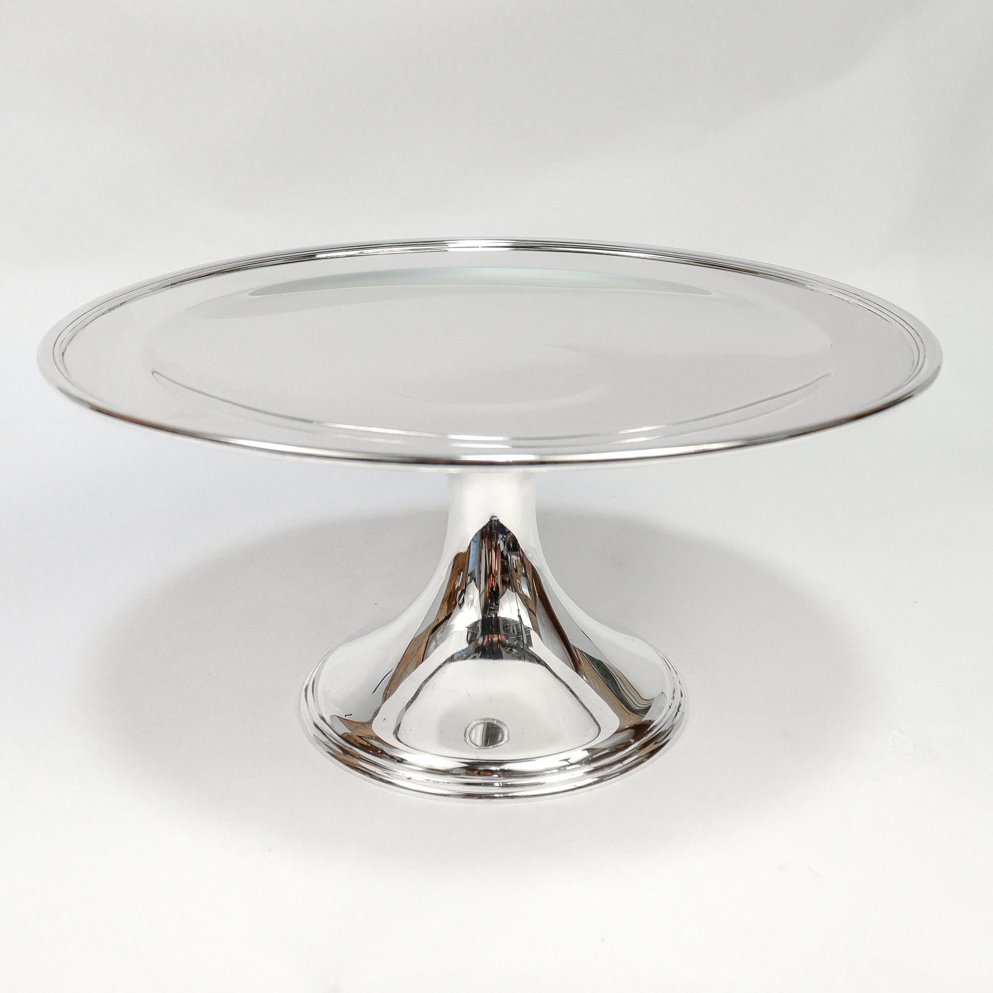 Große Tiffany & Co. Mitte des Jahrhunderts Sterling Silber Kompott oder Kuchen Stand (20. Jahrhundert) im Angebot