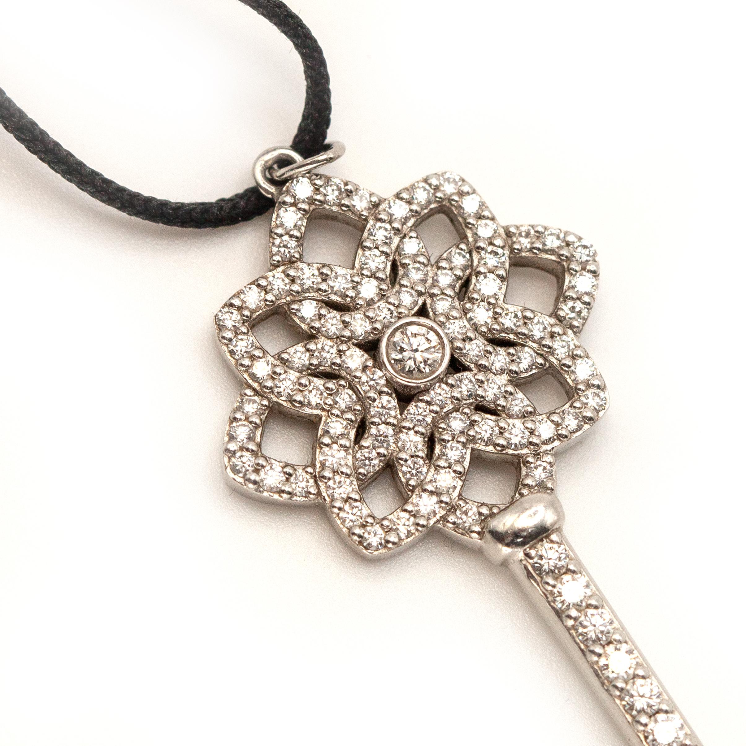 Ciondolo grande con chiave scheletrica in platino di Tiffany & Co. in vendita 4