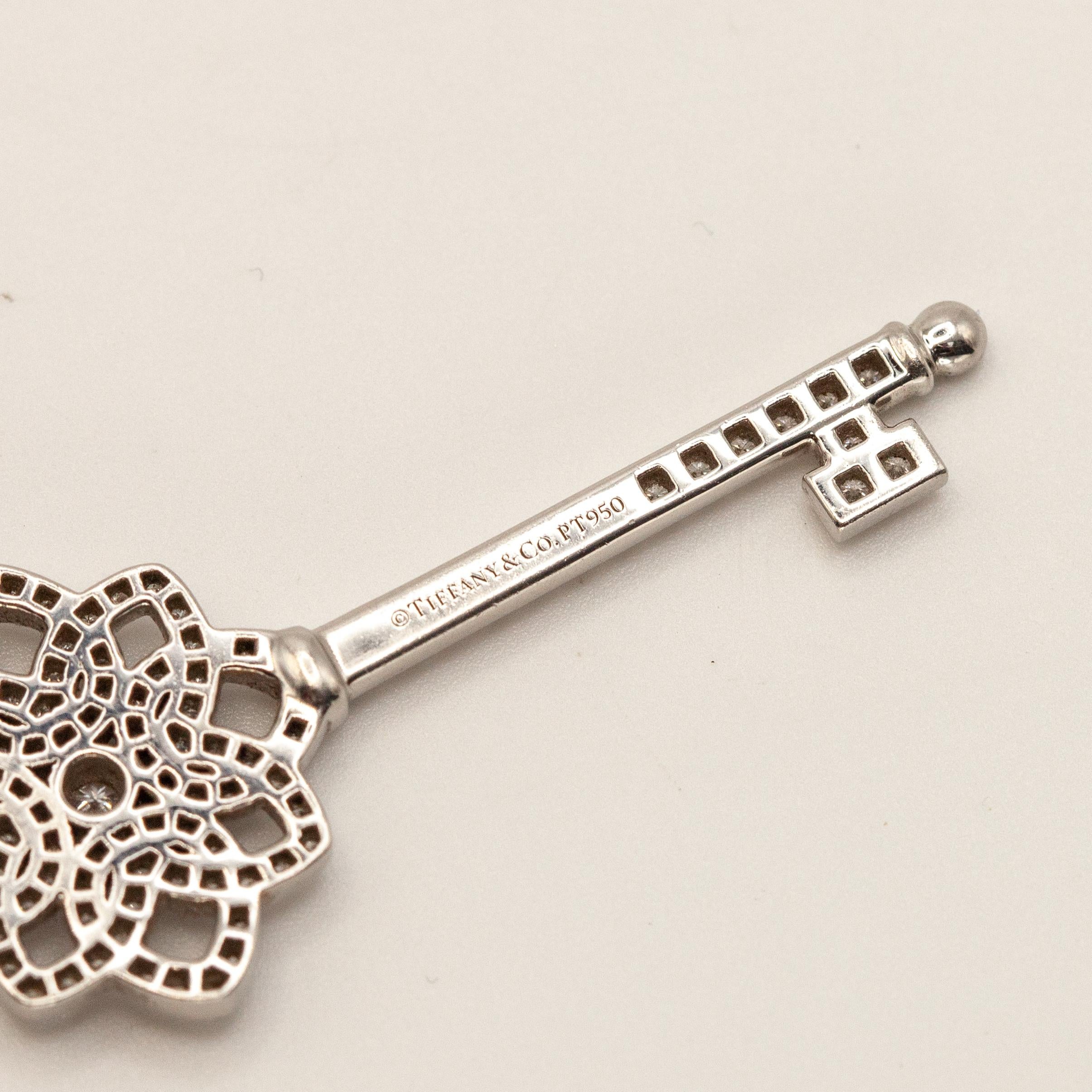Ciondolo grande con chiave scheletrica in platino di Tiffany & Co. in vendita 2