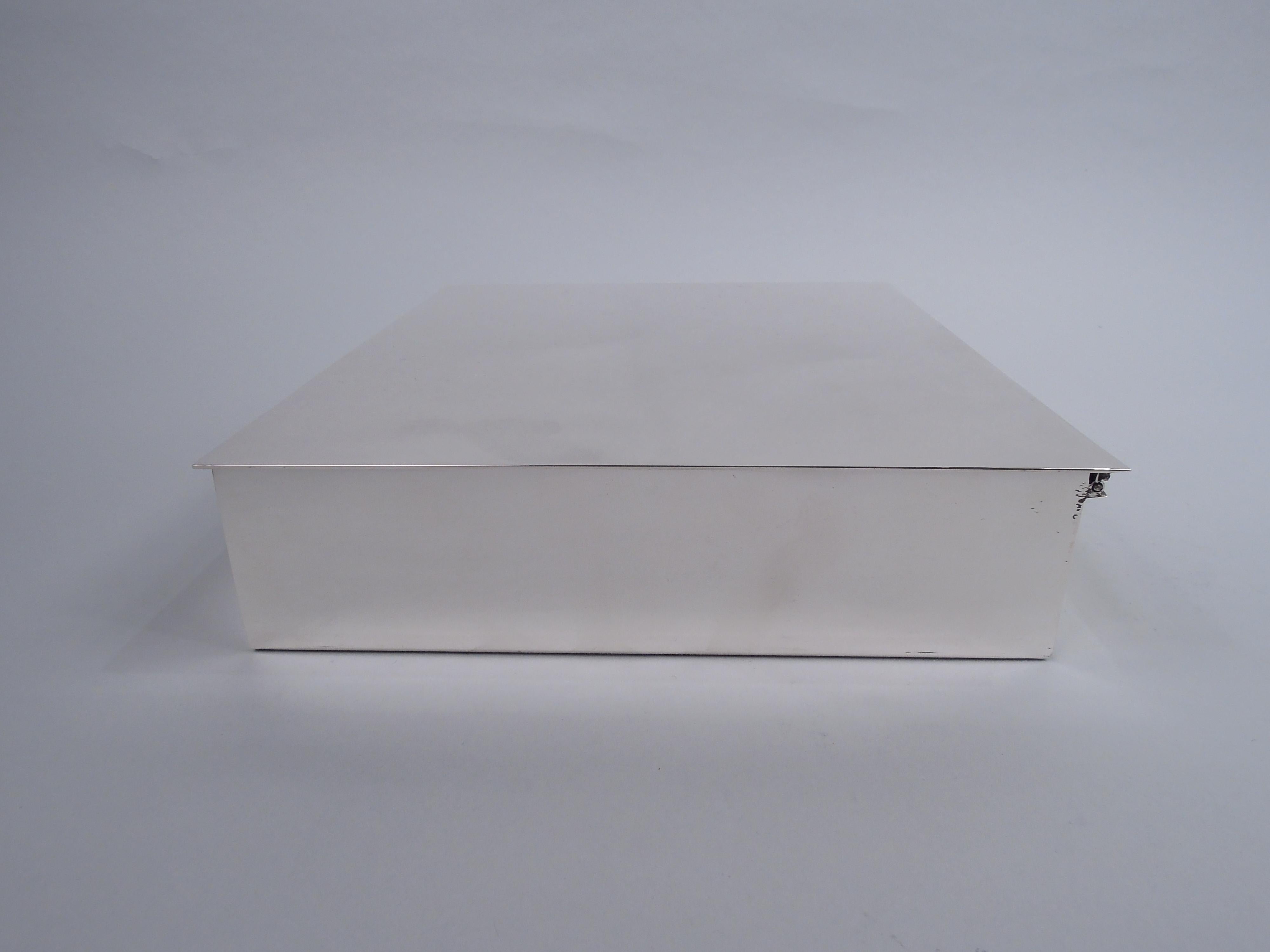 Large Tiffany Midcentury Modern Sterling Silver Cigar Box In Good Condition For Sale In New York, NY