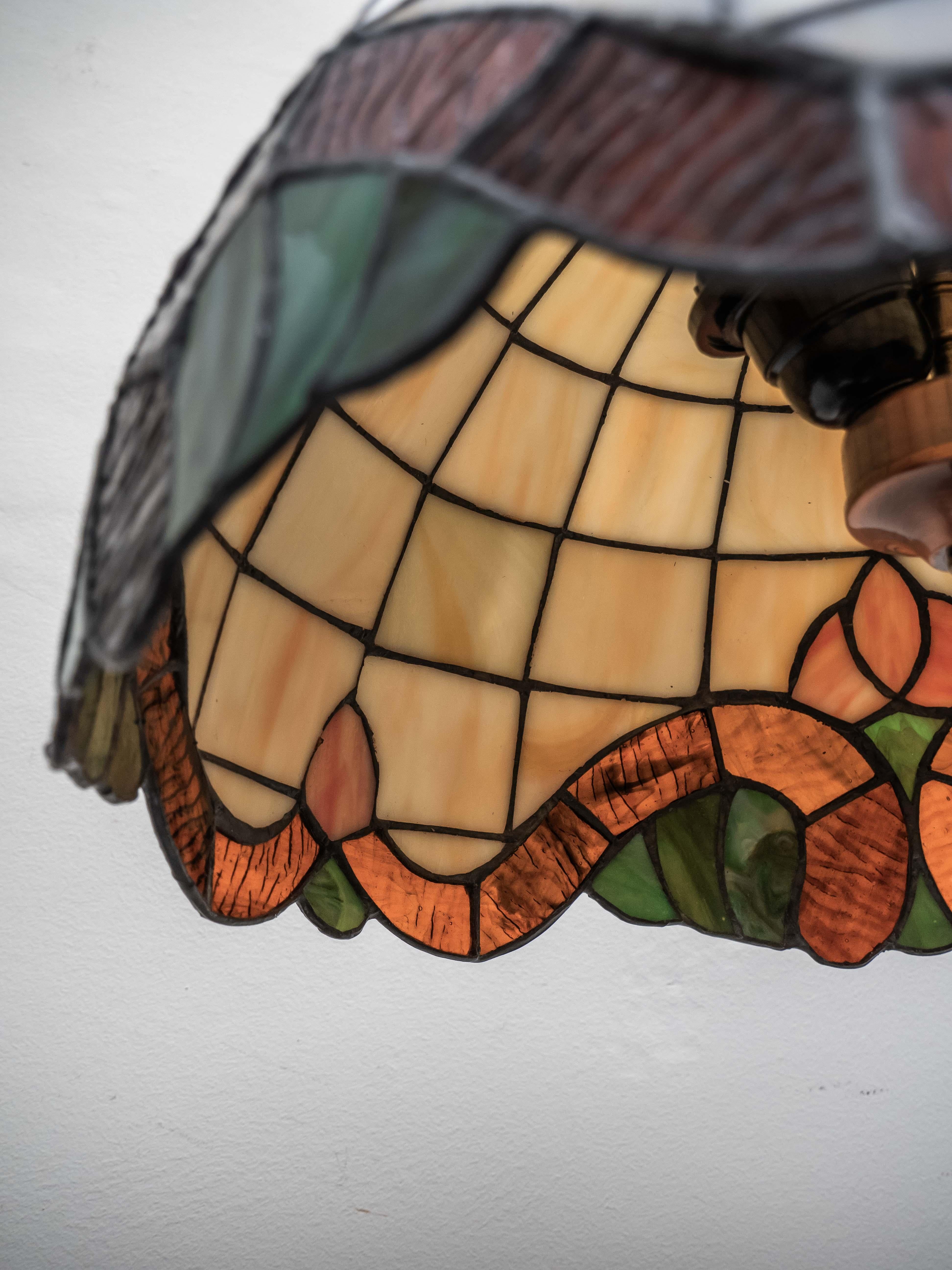 Large Tiffany table lamp. At 75 cm For Sale 7