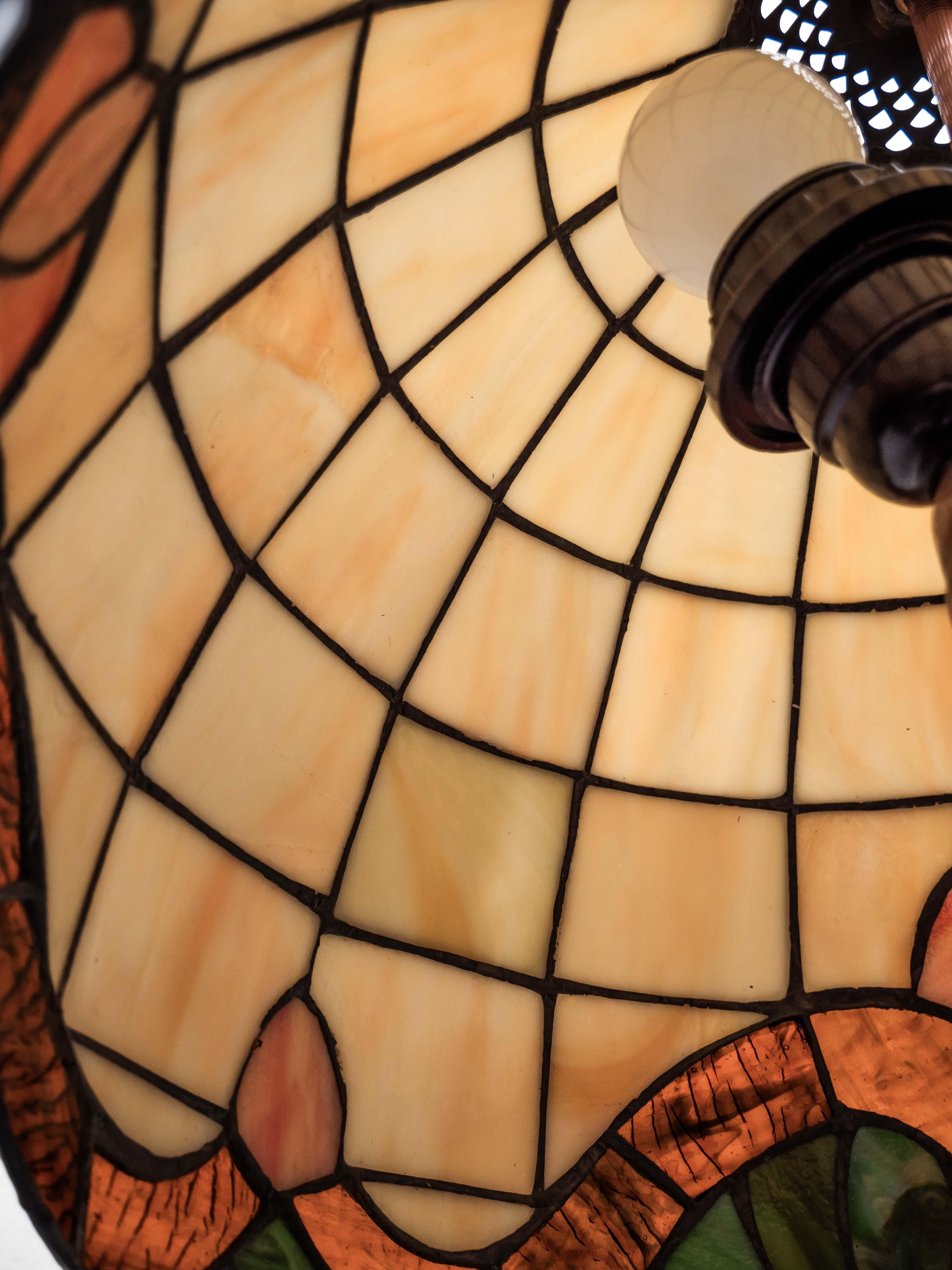 Large Tiffany table lamp. At 75 cm For Sale 9