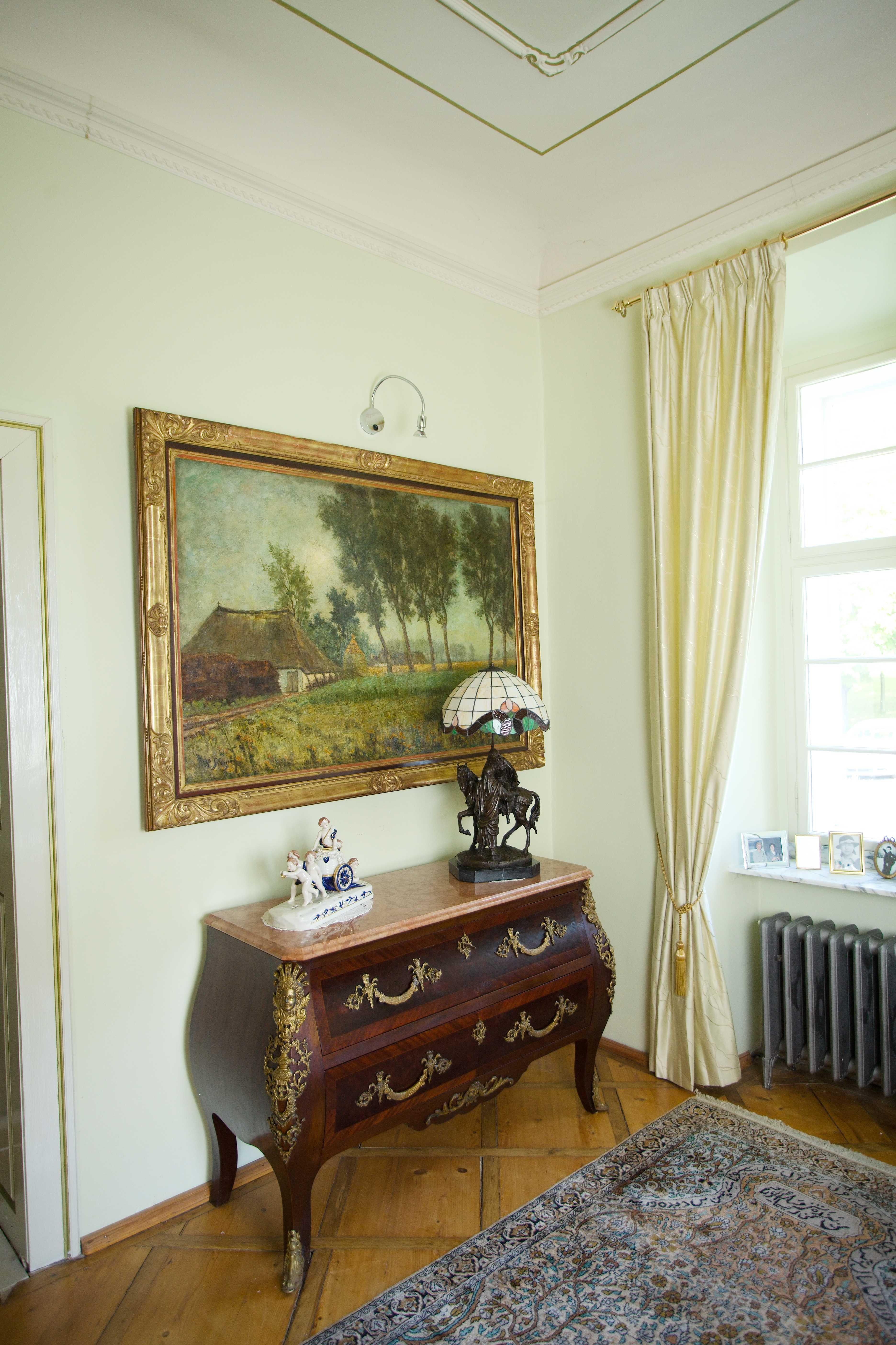 Large Tiffany table lamp. At 75 cm For Sale 1