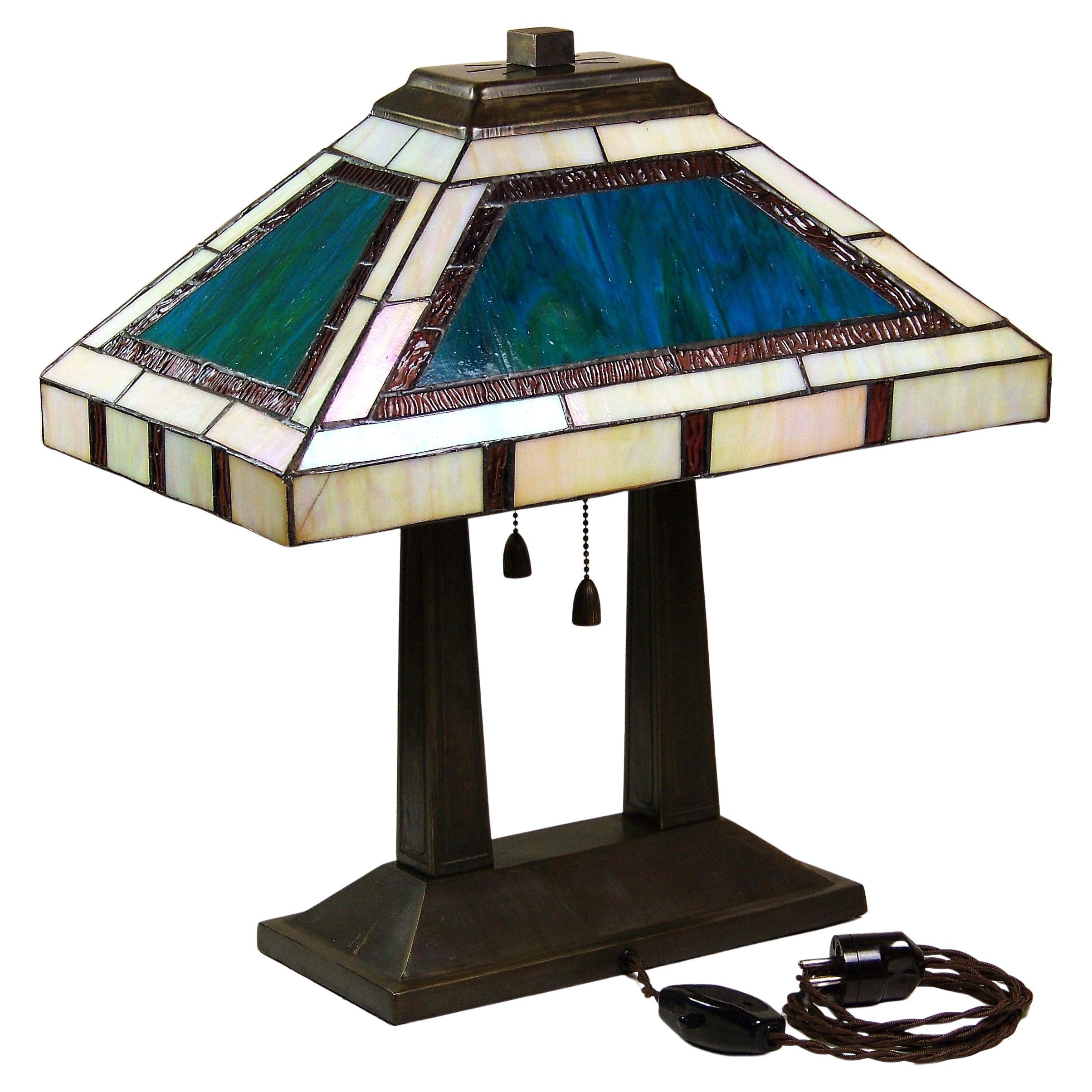 Grande lampe de table Tiffany en vente