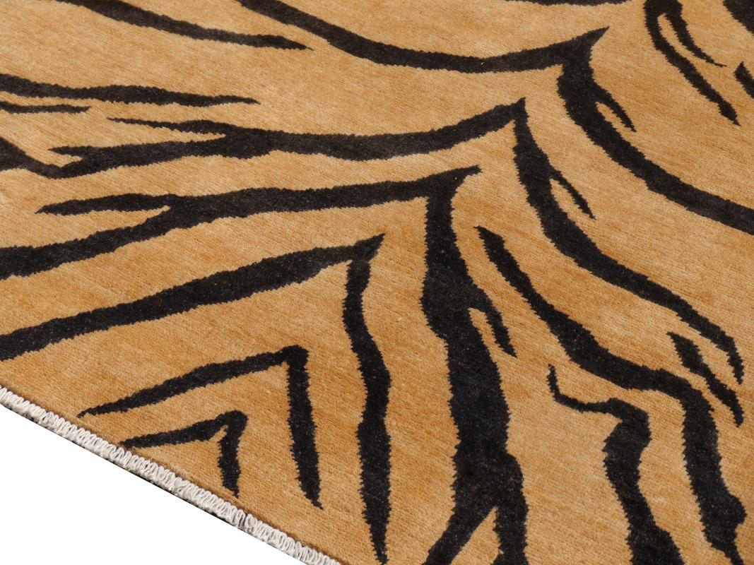 Large Tiger Rug Wool Hand Knotted Art Deco Design by Djoharian Collection In New Condition For Sale In Lohr, Bavaria, DE