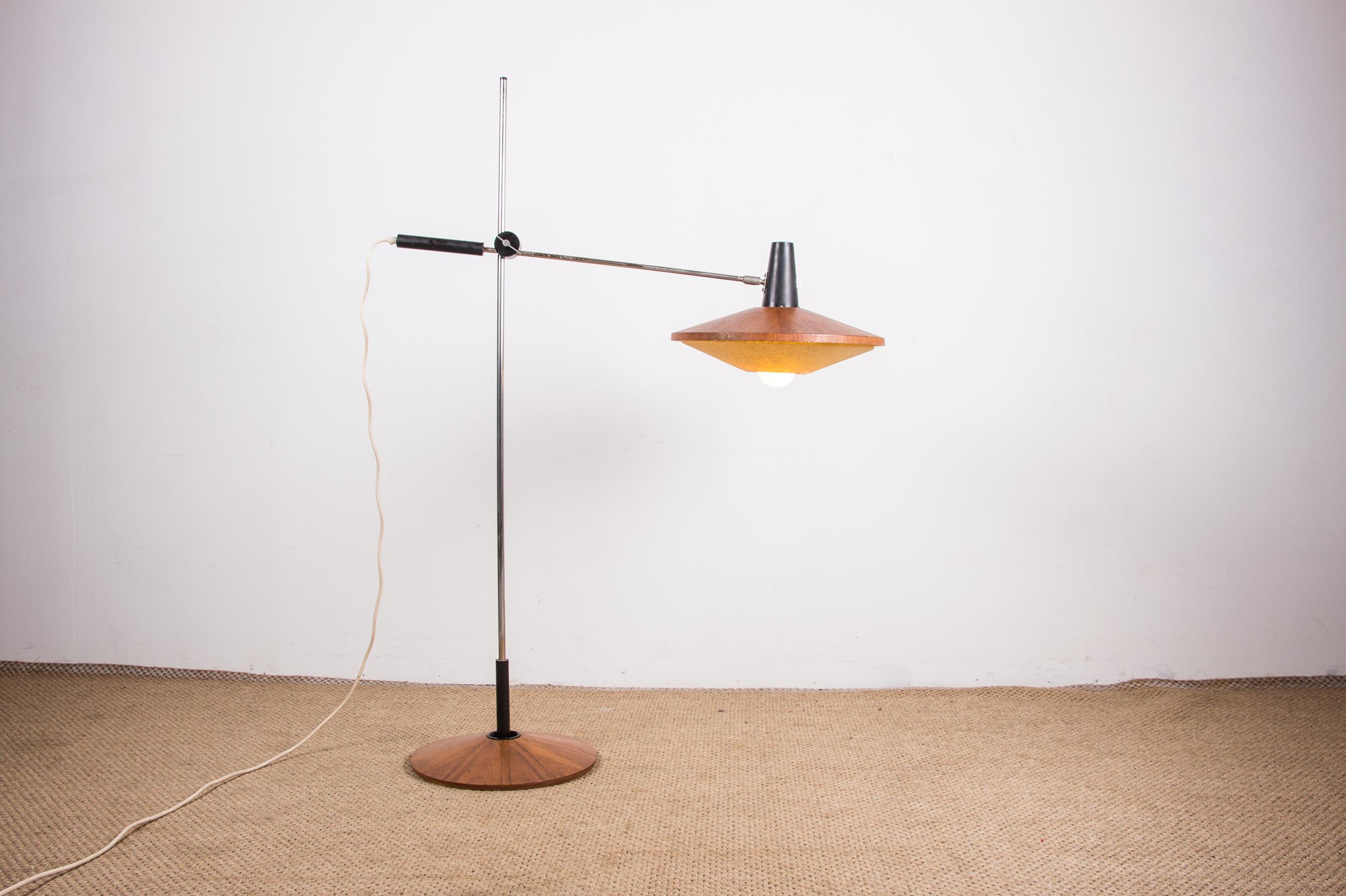 Grande lampada da terra inclinabile in acciaio e teak di Georges Frydman 1960. in vendita 10