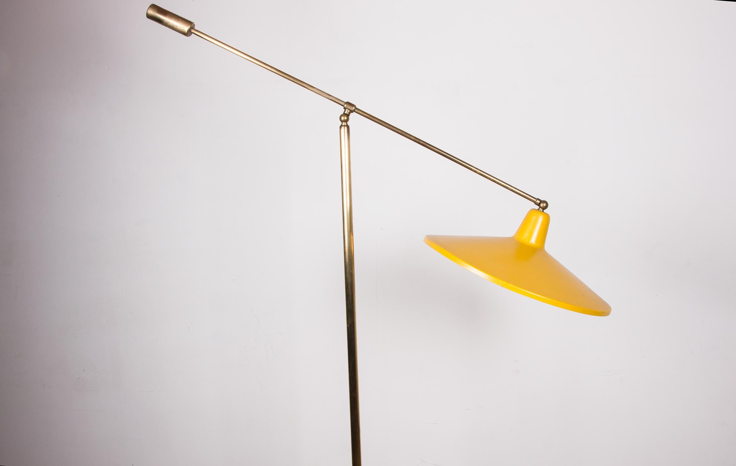 Large tilting Italian floor lamp in Brass, Metal and white Marble by Stilnovo. 6