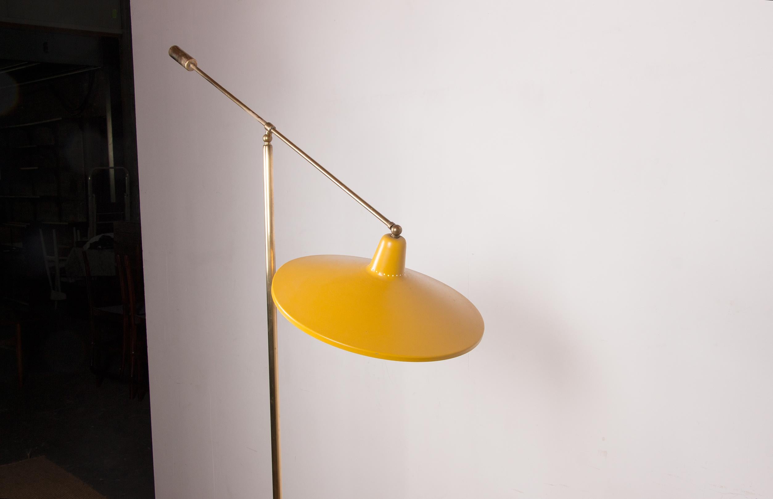 Large tilting Italian floor lamp in Brass, Metal and white Marble by Stilnovo. 11