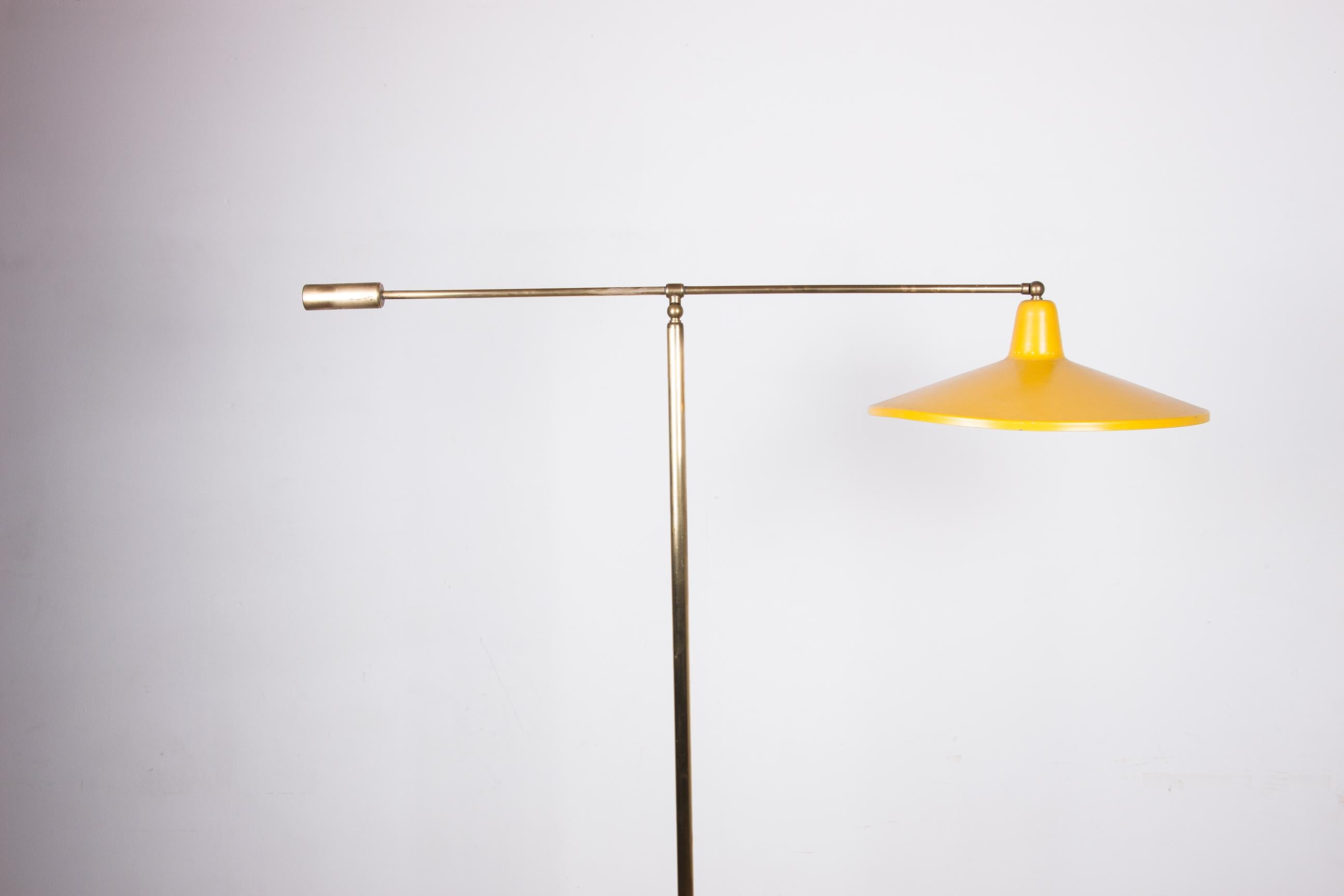 Large tilting Italian floor lamp in Brass, Metal and white Marble by Stilnovo. 2