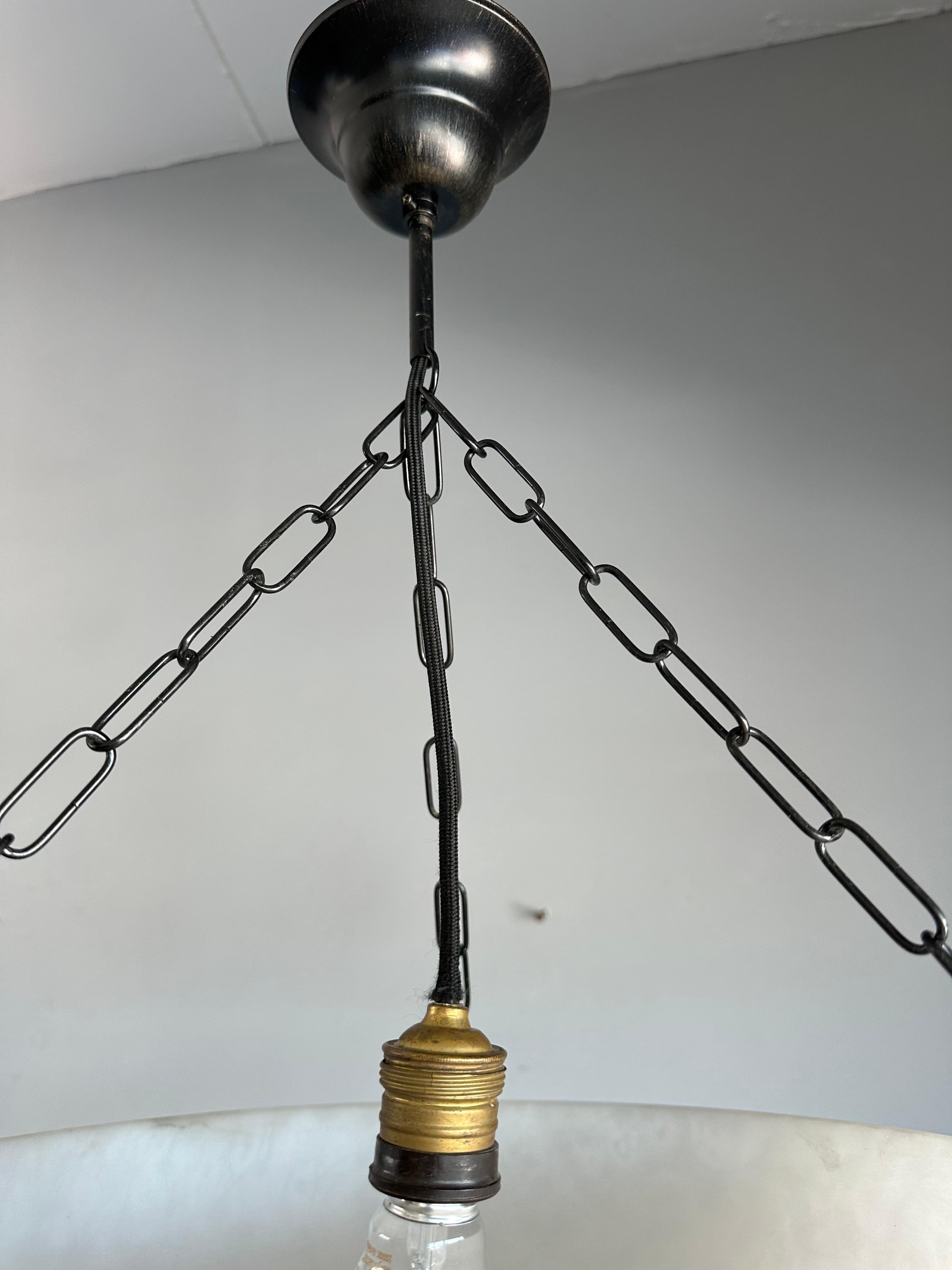Grande lampe à suspension Timeless-art avec surface en albâtre la plus cool qui soit en vente 7