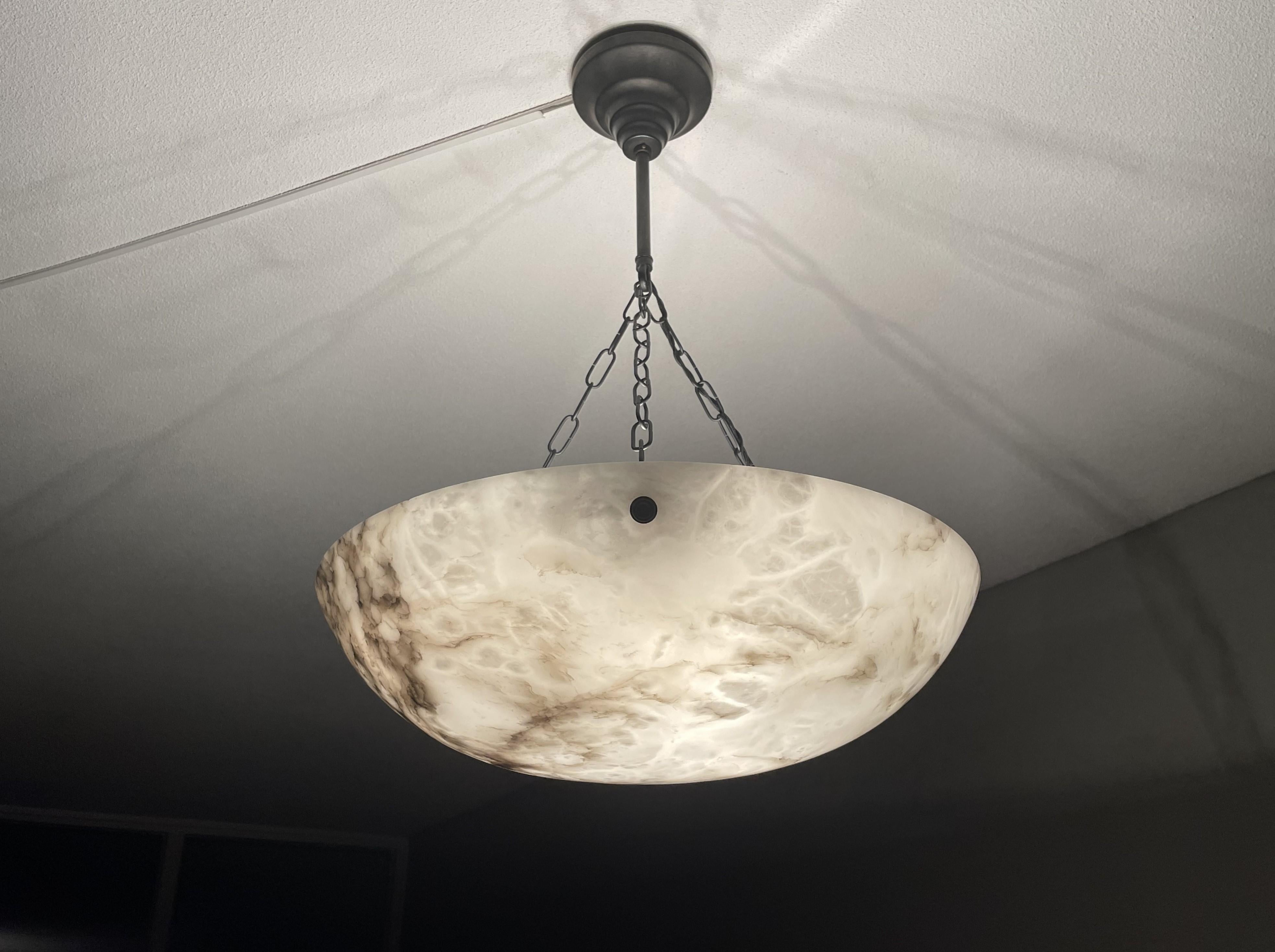 Large & Timeless & Near Mint White & Black Antique Alabaster Pendant Chandelier In Good Condition For Sale In Lisse, NL