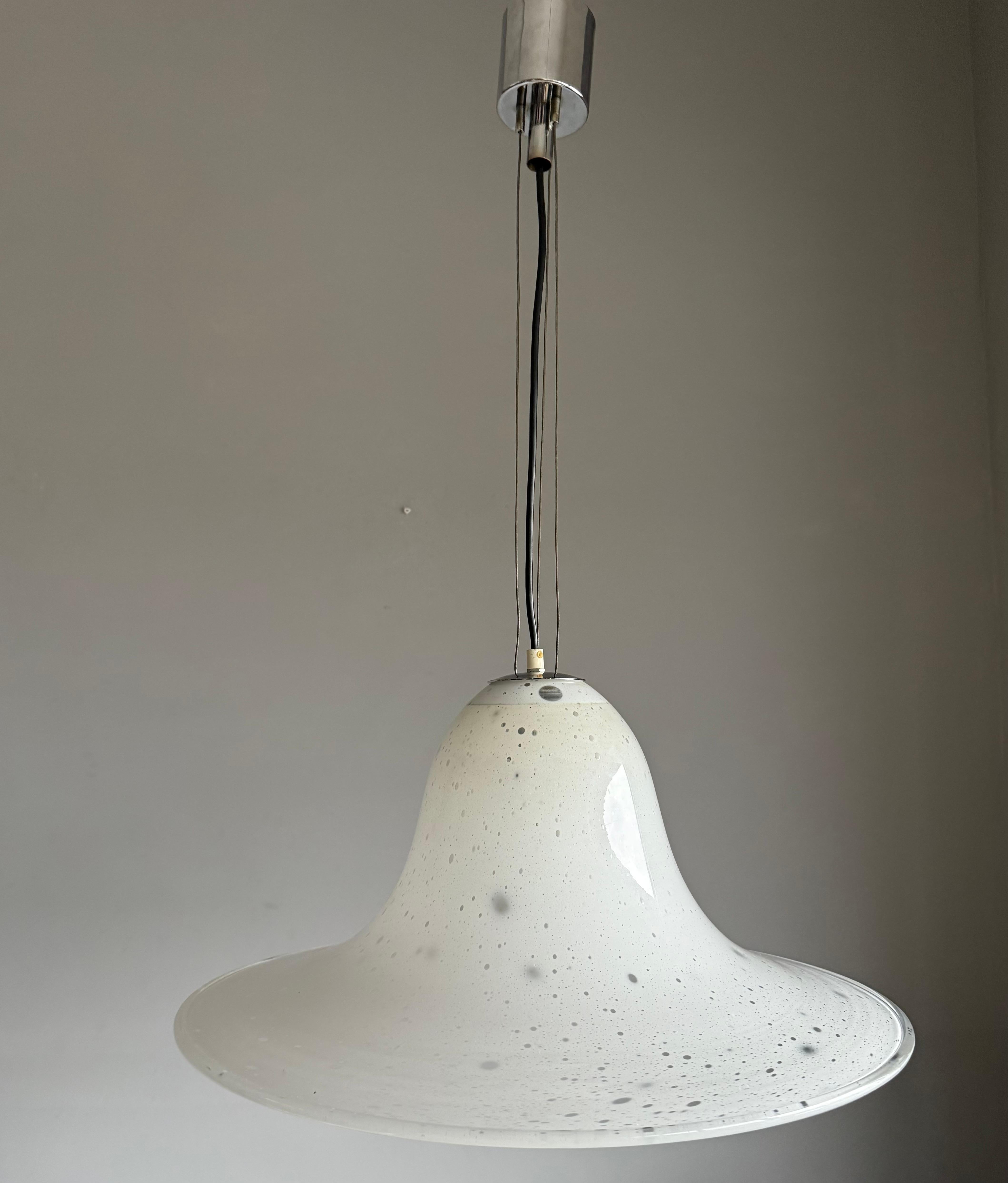 Timeless Venetian Murano Pendant Light,  Verre soufflé à la bouche avec points de Barbini en vente 4