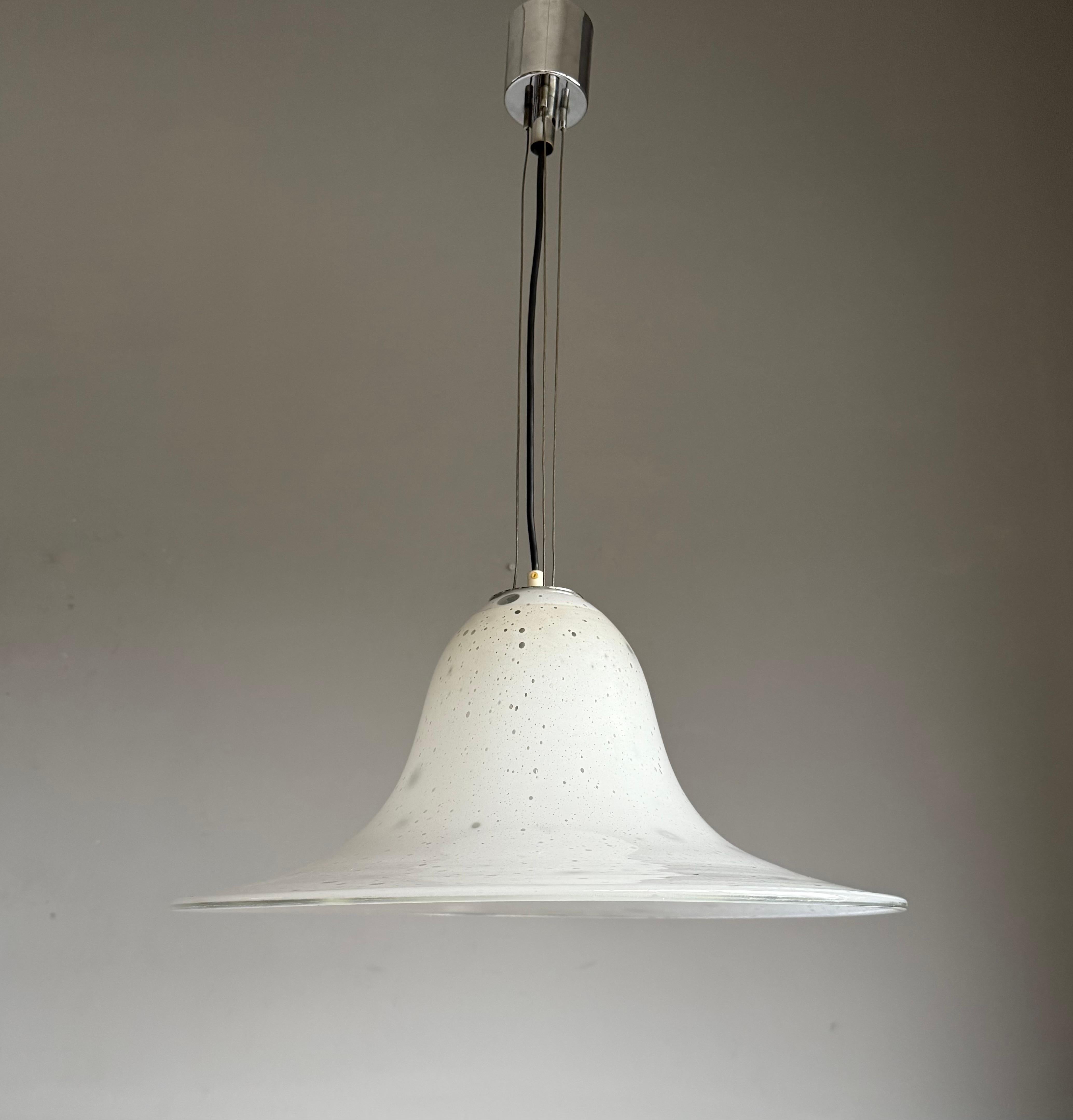 Timeless Venetian Murano Pendant Light,  Verre soufflé à la bouche avec points de Barbini en vente 5