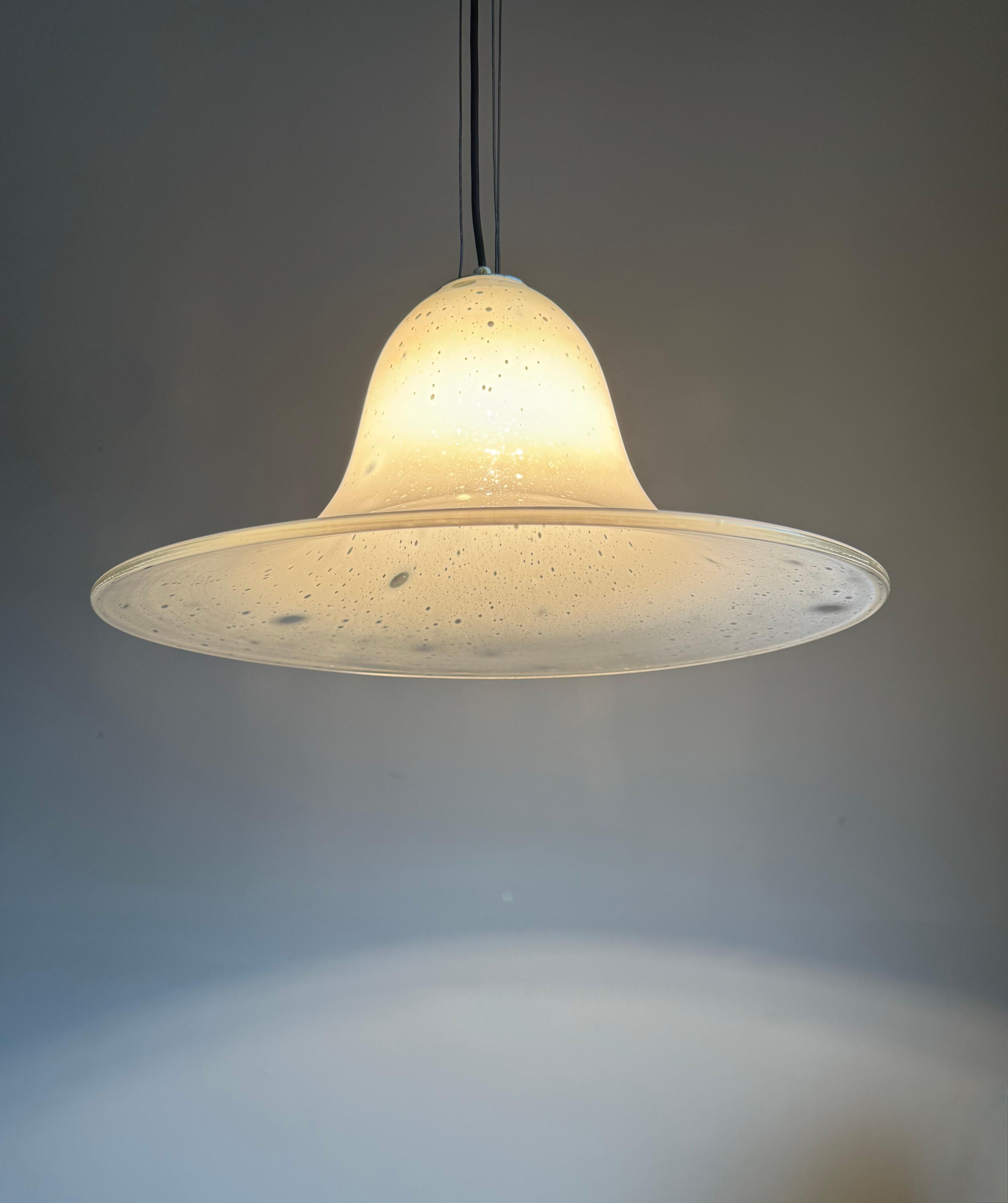 Timeless Venetian Murano Pendant Light,  Verre soufflé à la bouche avec points de Barbini en vente 6