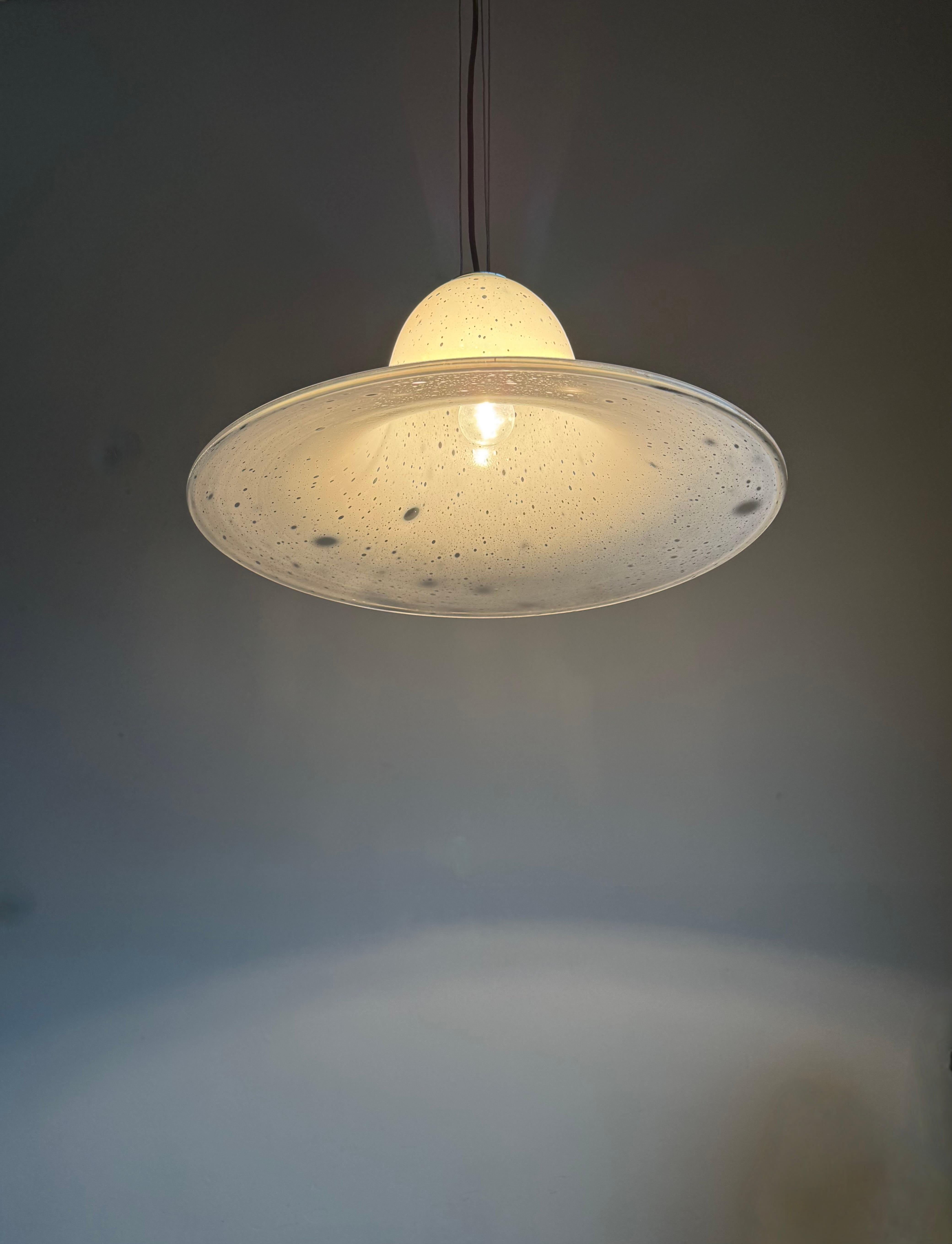 Timeless Venetian Murano Pendant Light,  Verre soufflé à la bouche avec points de Barbini en vente 8