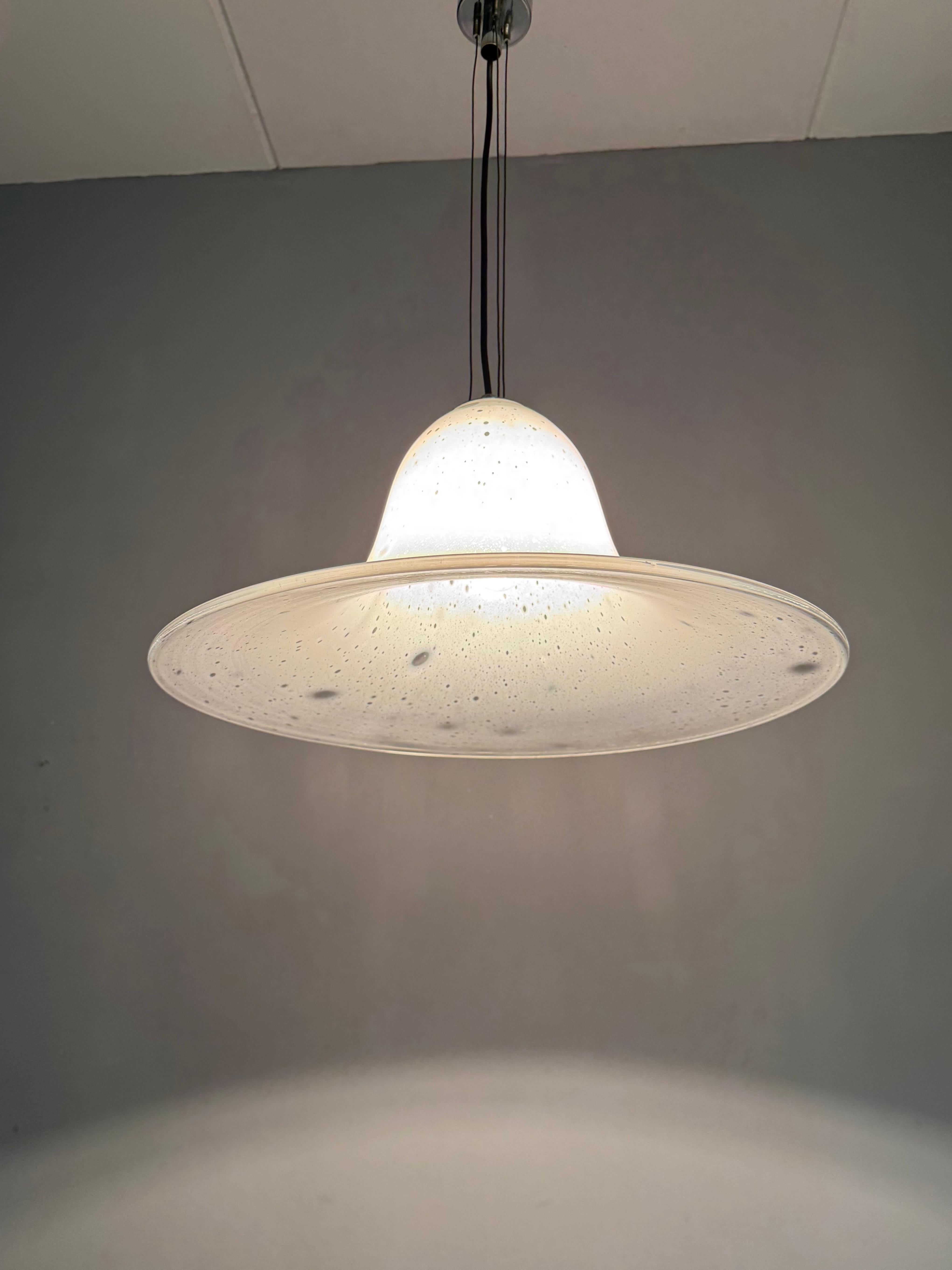 Timeless Venetian Murano Pendant Light,  Verre soufflé à la bouche avec points de Barbini en vente 9