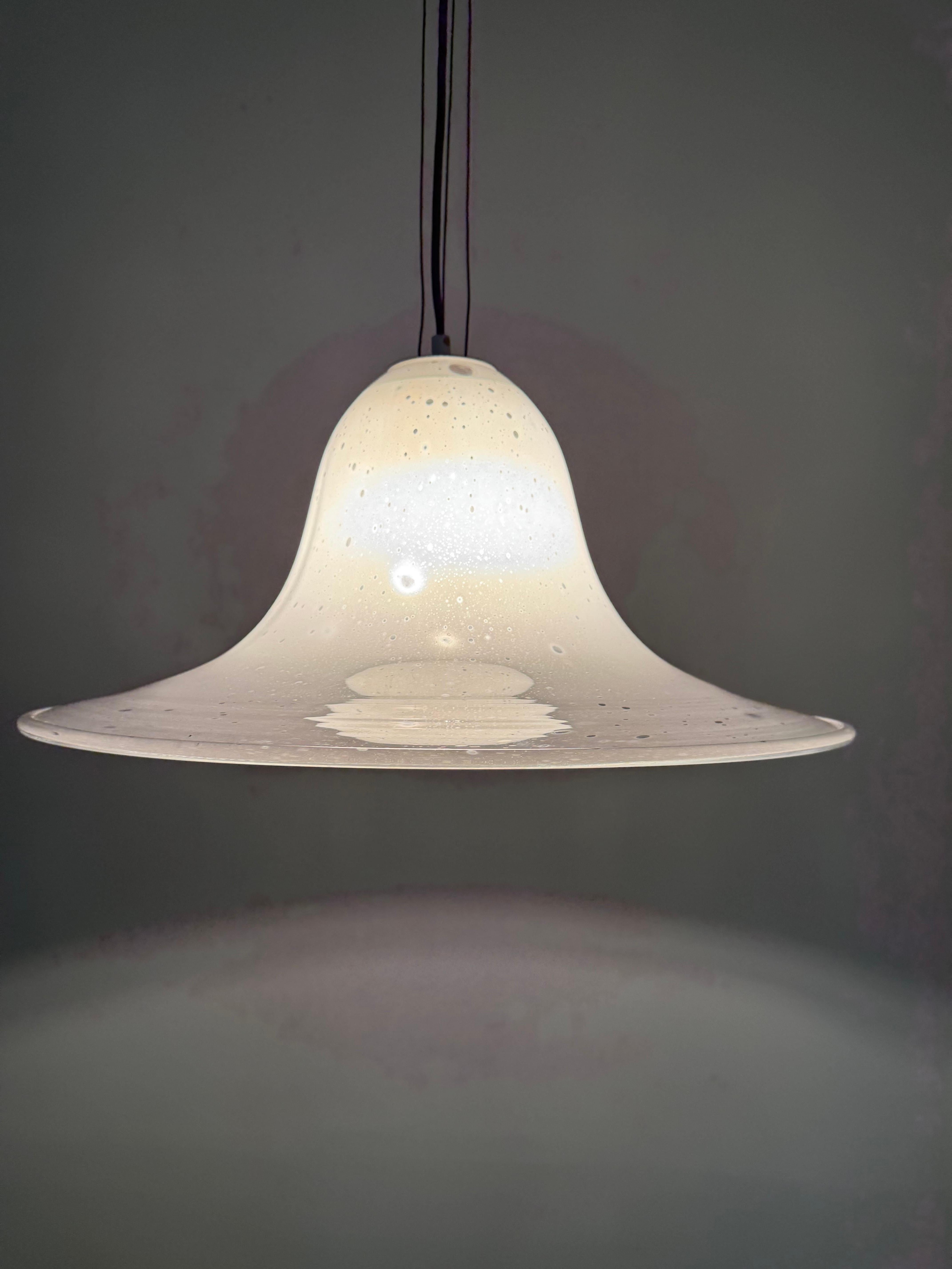 Timeless Venetian Murano Pendant Light,  Verre soufflé à la bouche avec points de Barbini en vente 12
