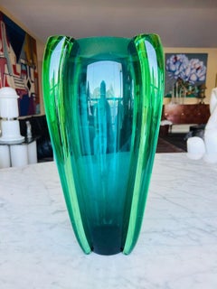 Large Tina Aufiero for Venini circa 1983 "Alboino" Murano glass green vase