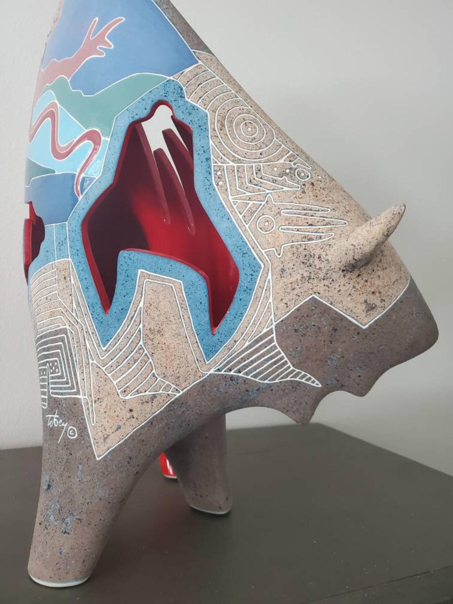 Grande sculpture de buffle moderne du sud-ouest américain en céramique Tobey signée en vente 1