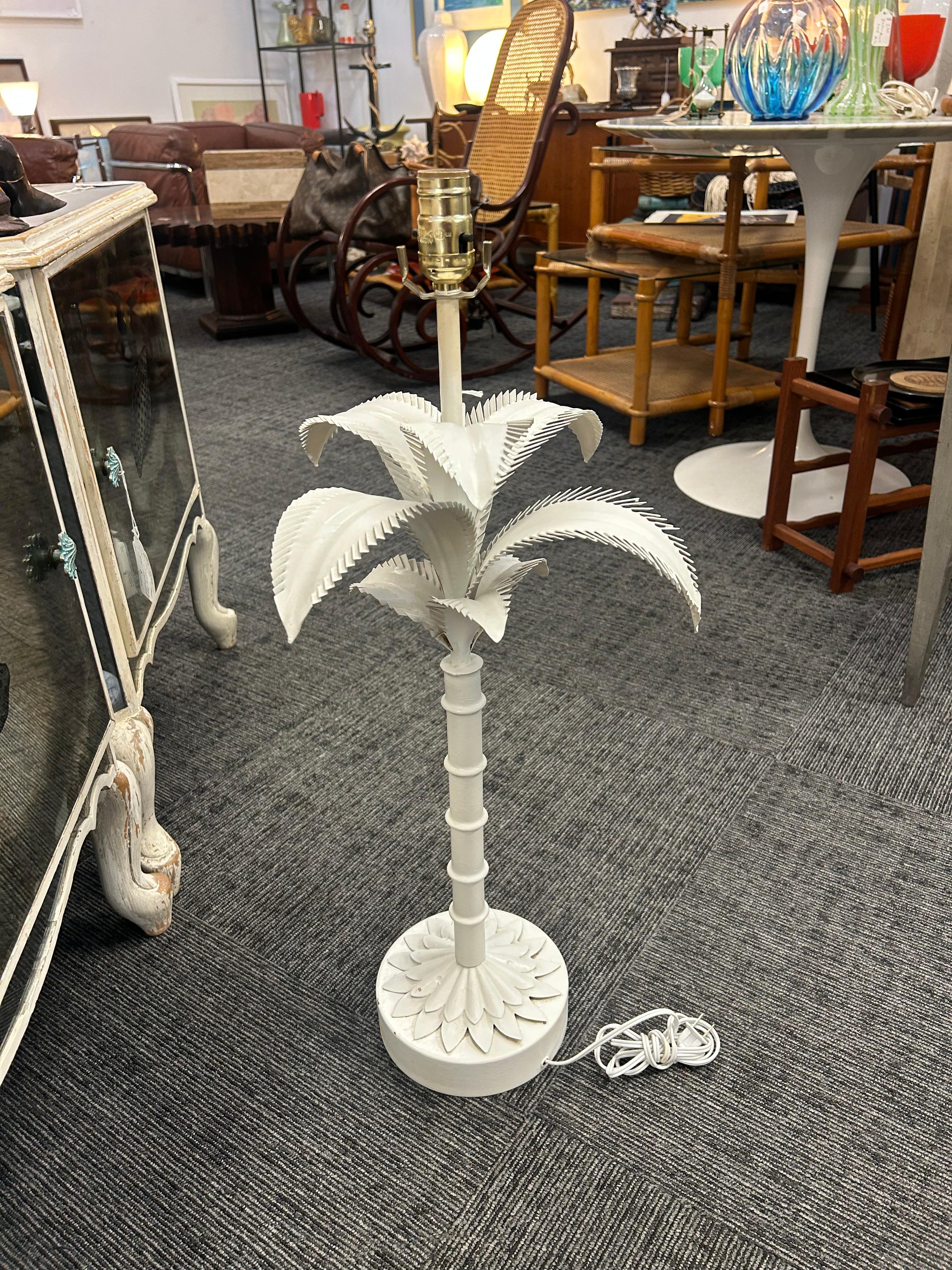 Large tole white palm tree lamp circa 1970s For Sale 5