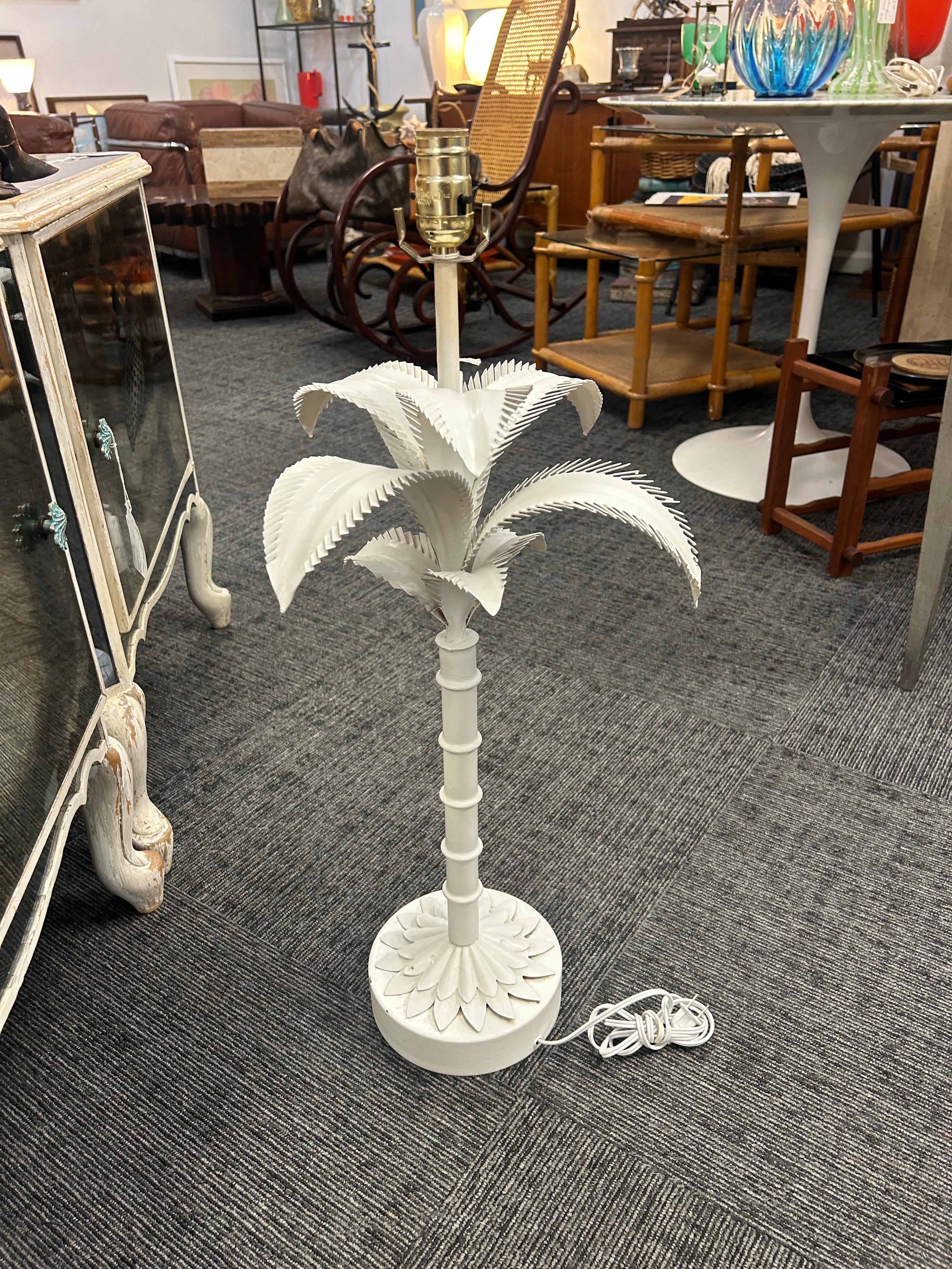 Hollywood Regency Large tole white palm tree lamp circa 1970s For Sale