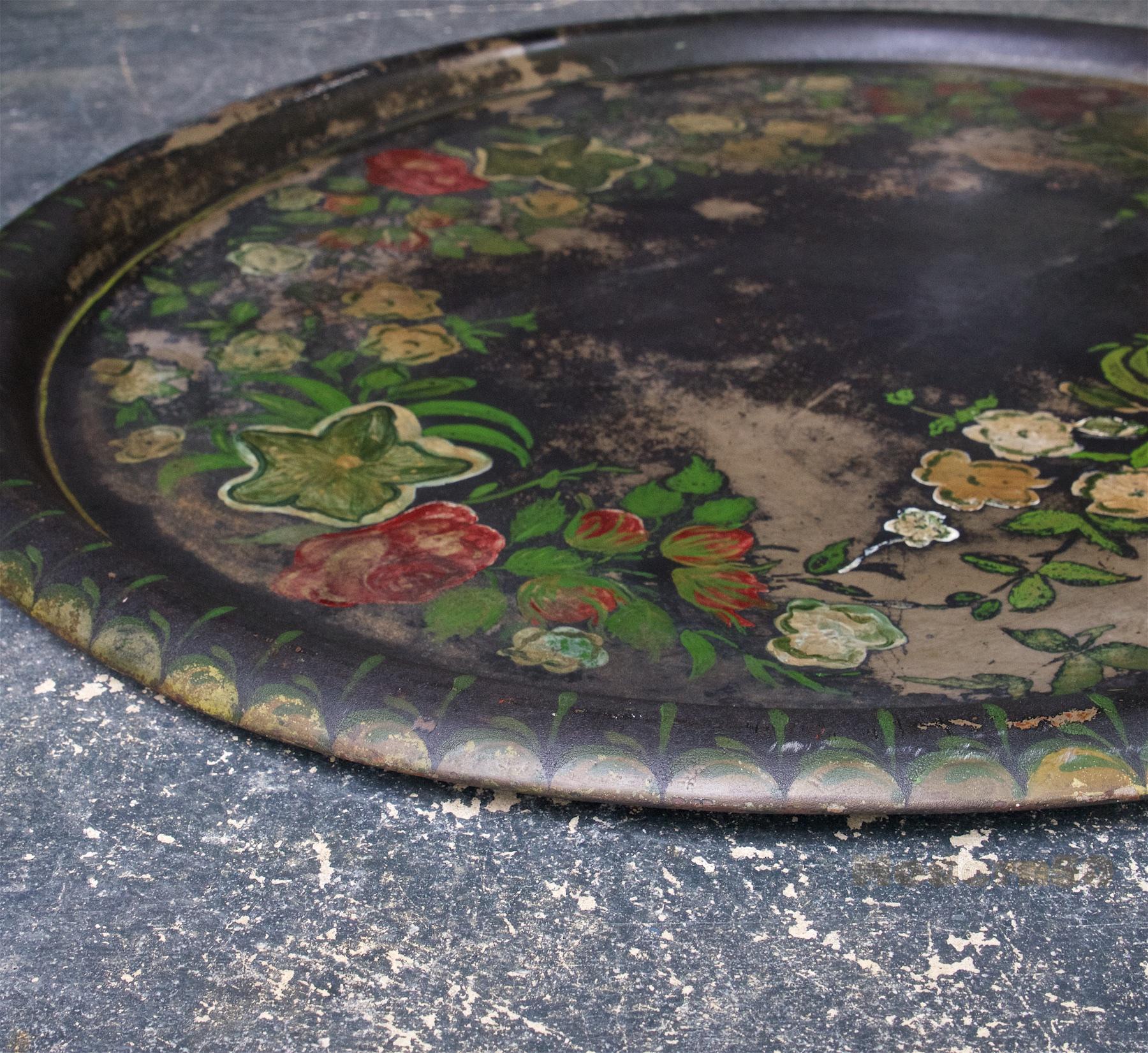 Large Toleware Tray Hand Painted Late 19th Century Floral and Black Steel In Distressed Condition In Hyattsville, MD