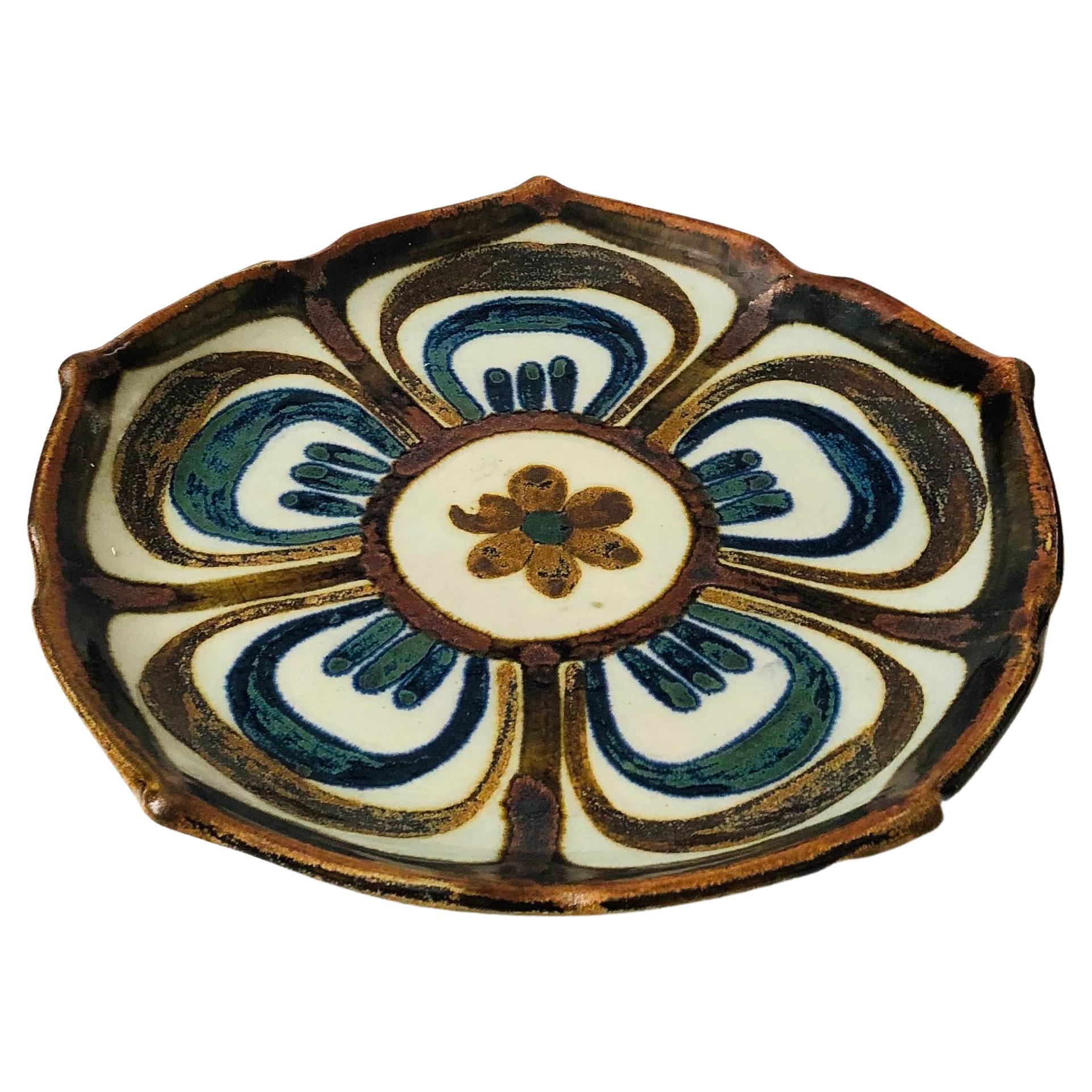 Large Tonala El Palomar Pottery Lotus Plate by Ken Edwards