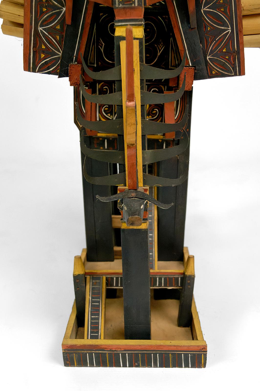 Large Tongkonan Toraja model in carved and painted wood, Sulawesi / Indonesia For Sale 3