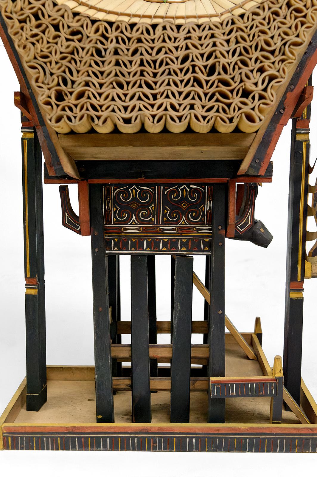 Large Tongkonan Toraja model in carved and painted wood, Sulawesi / Indonesia For Sale 10
