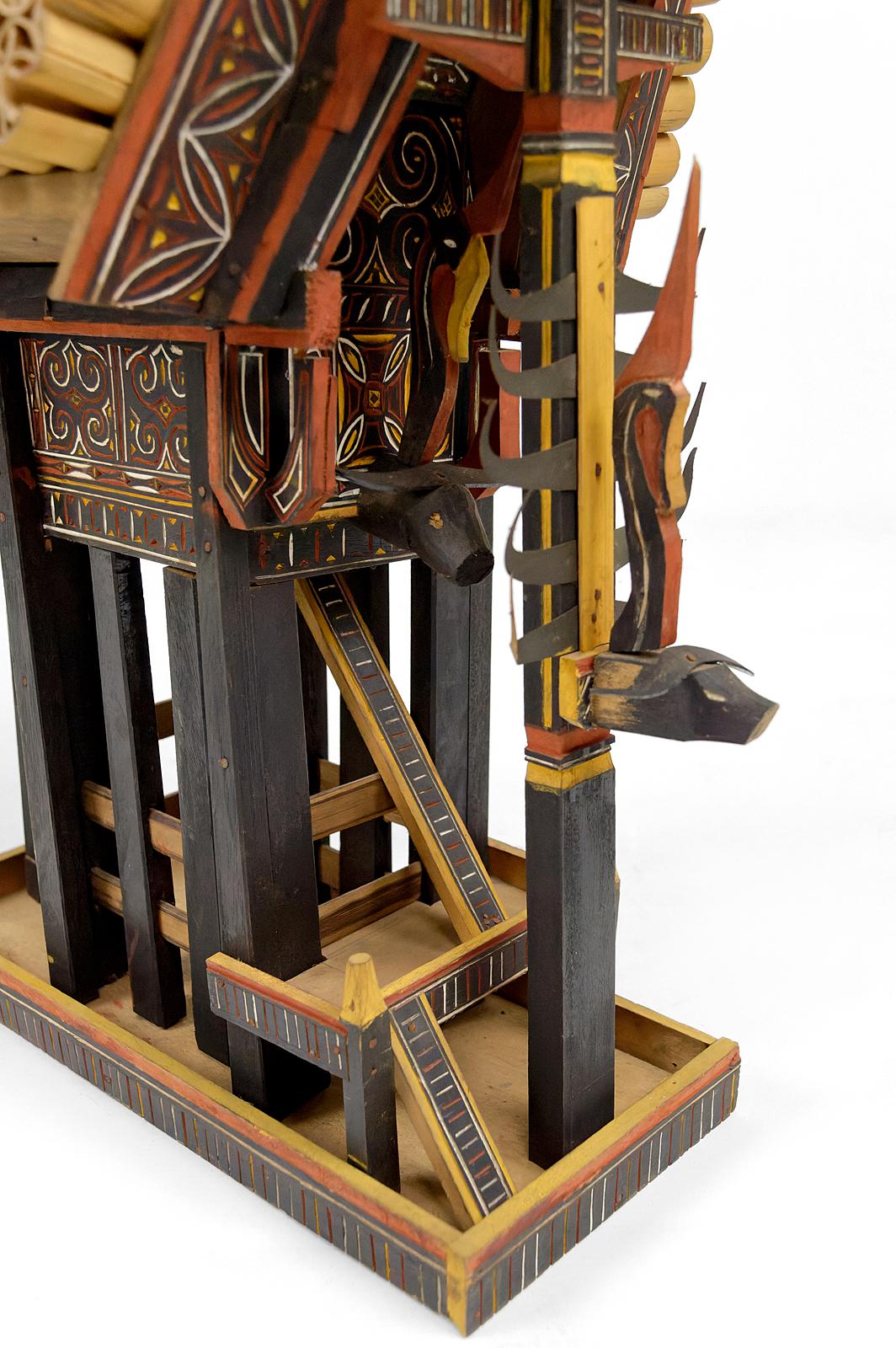 Large Tongkonan Toraja model in carved and painted wood, Sulawesi / Indonesia For Sale 11