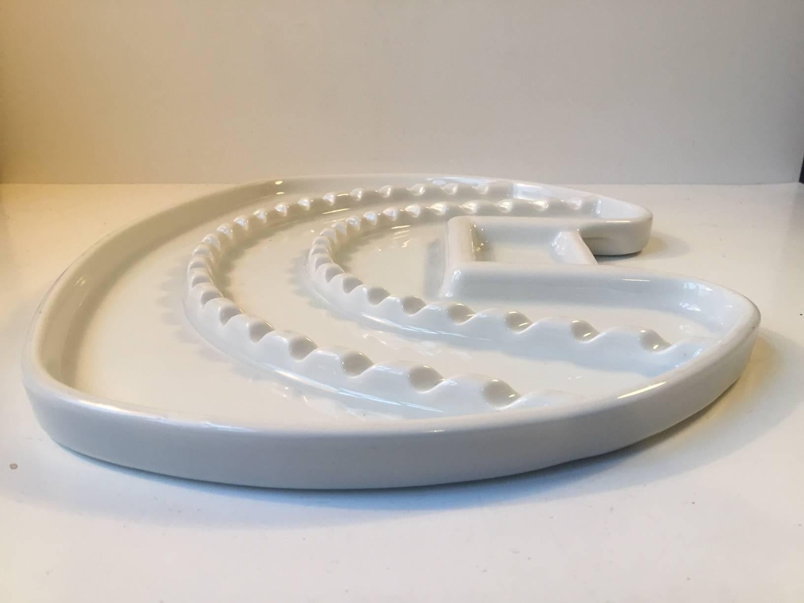 Large Tooth, Bauhaus Era Porcelain Tray for Dental Instruments, Germany, 1930s In Good Condition For Sale In Esbjerg, DK