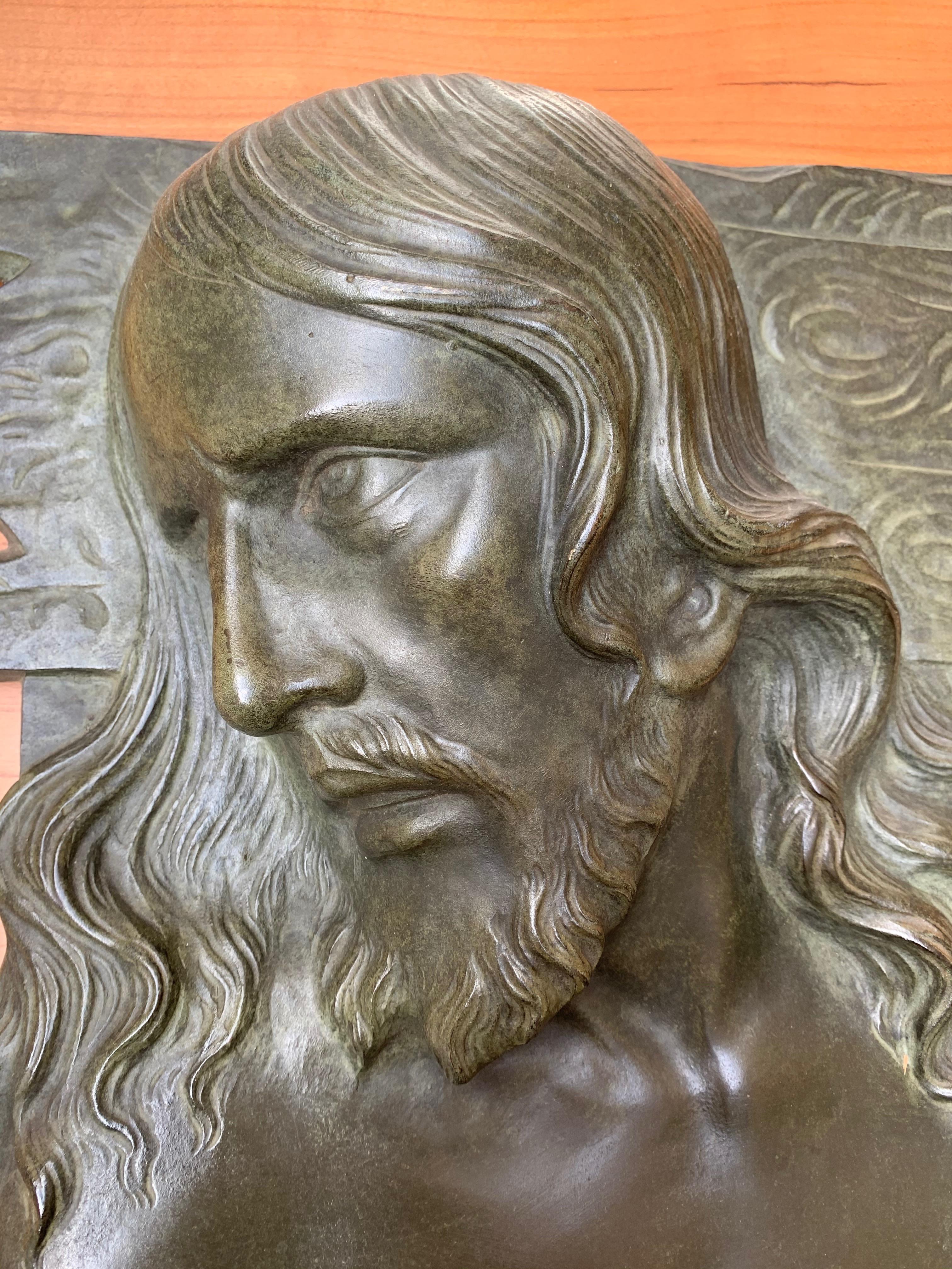 Grand & Plaque murale Art déco en bronze de haute qualité /Sculpture du Christ par S. Norga en vente 5