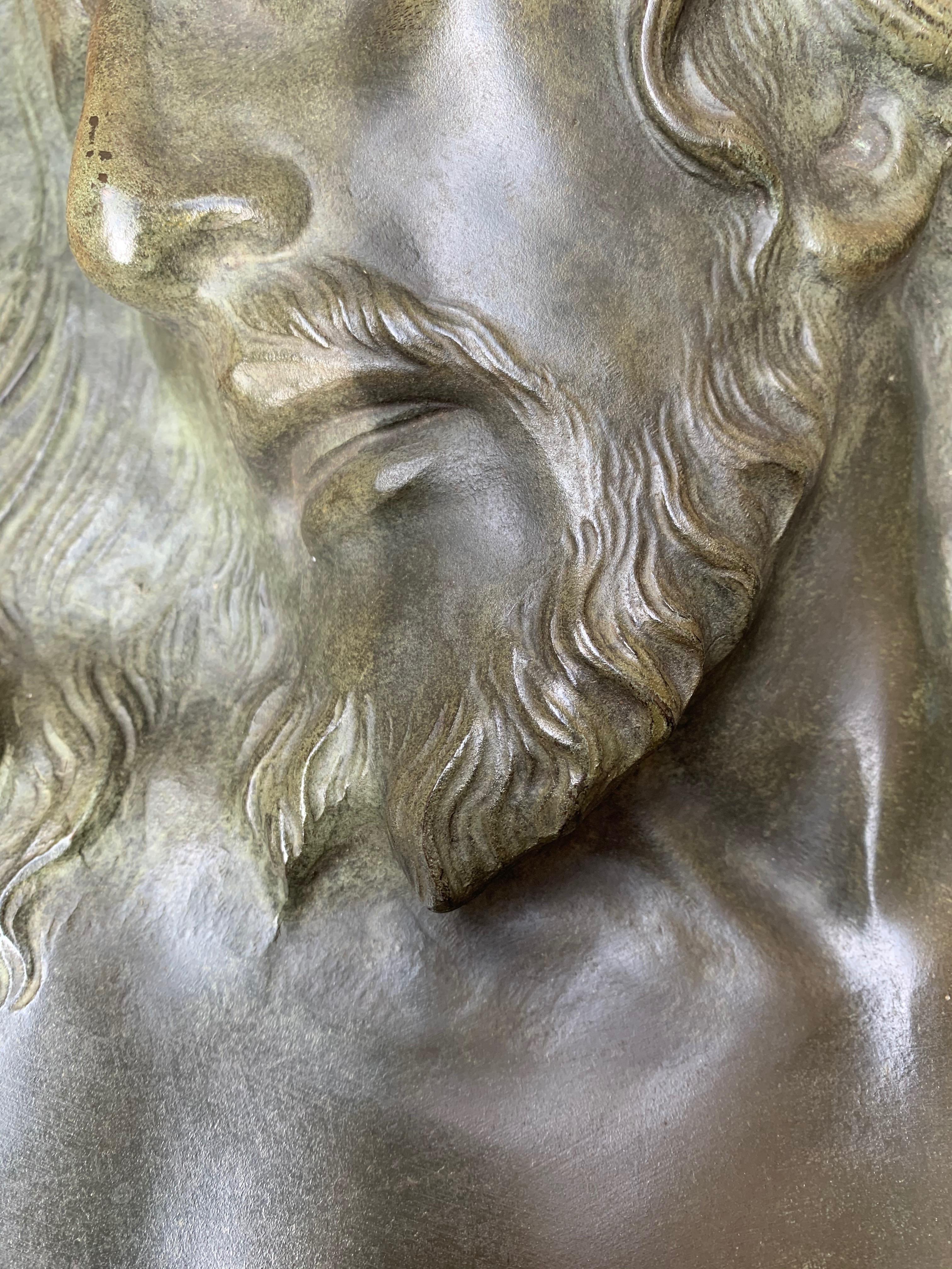 Große & Top Qualität Bronze Art Deco Wandtafel /Skulptur von Christus von S. Norga im Angebot 9