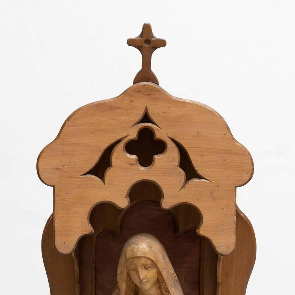 Large Traditional Figure of a Virgin in a Wood Niche, circa 1950 For Sale 4