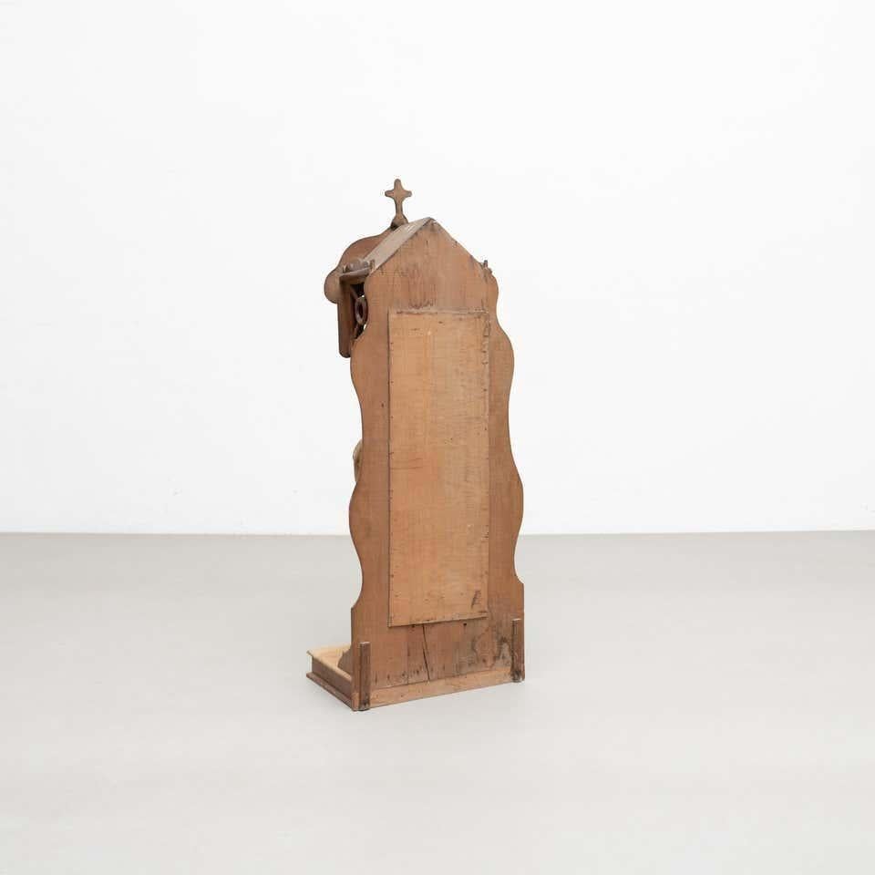 Large Traditional Figure of a Virgin in a Wood Niche, circa 1950 For Sale 1