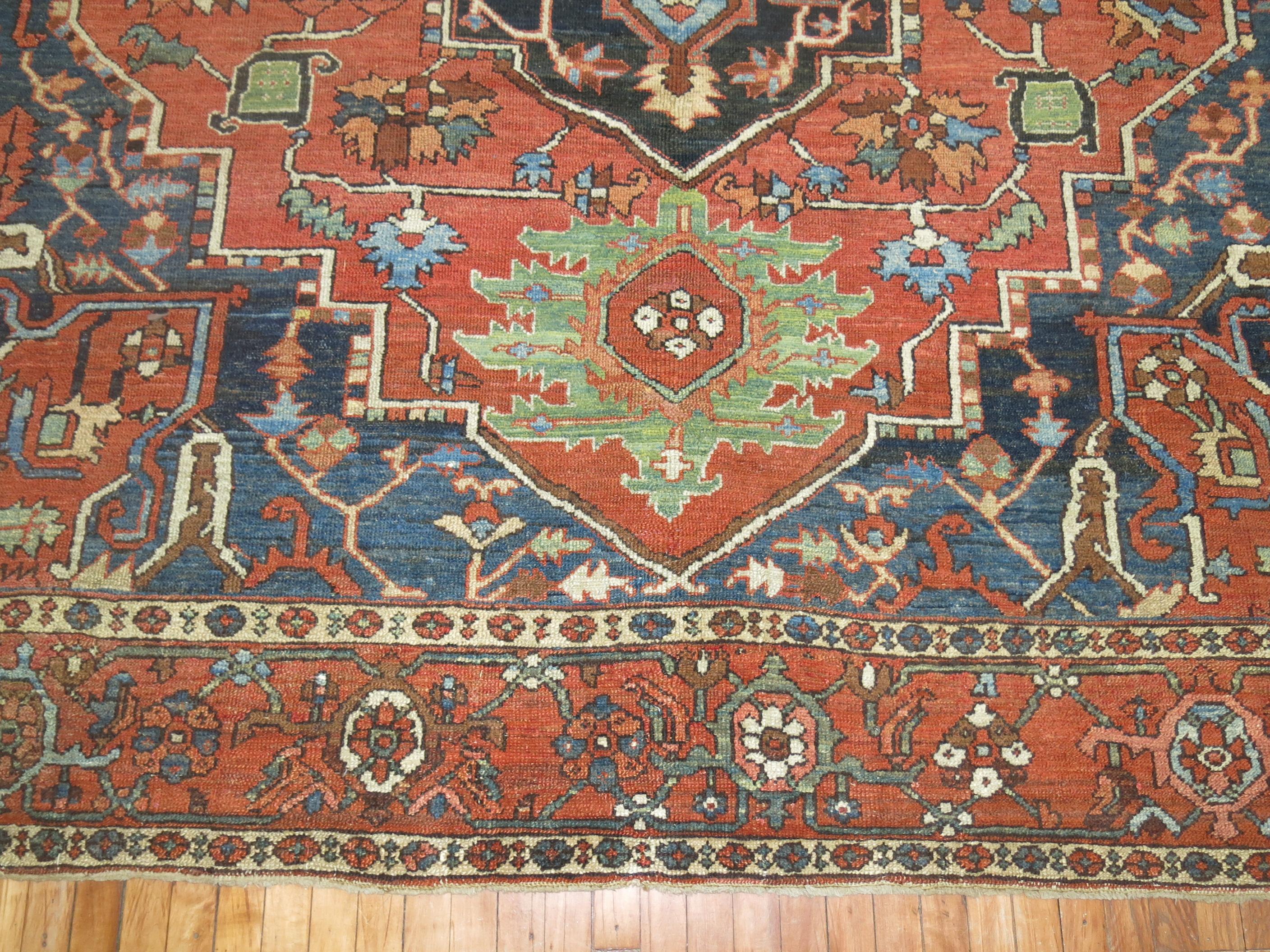 Large Traditonal Antique Persian Heriz Early 20th Century Rug For Sale 6