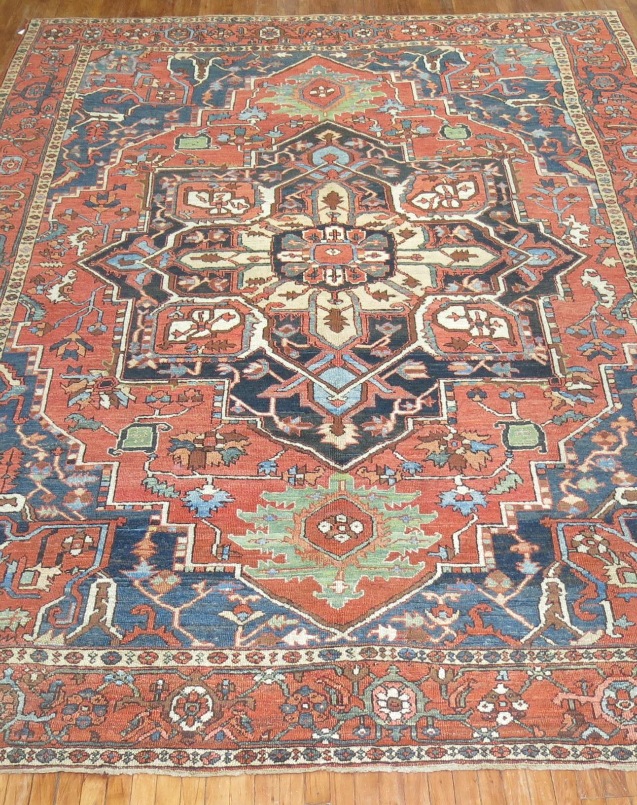 Grand tapis persan traditionnel ancien Heriz du début du XXe siècle en vente 6