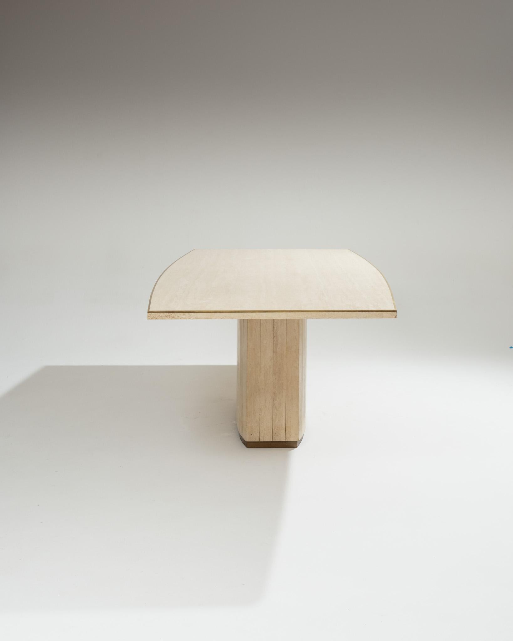Travertin Grande table de salle à manger en travertin et laiton, 1970 en vente