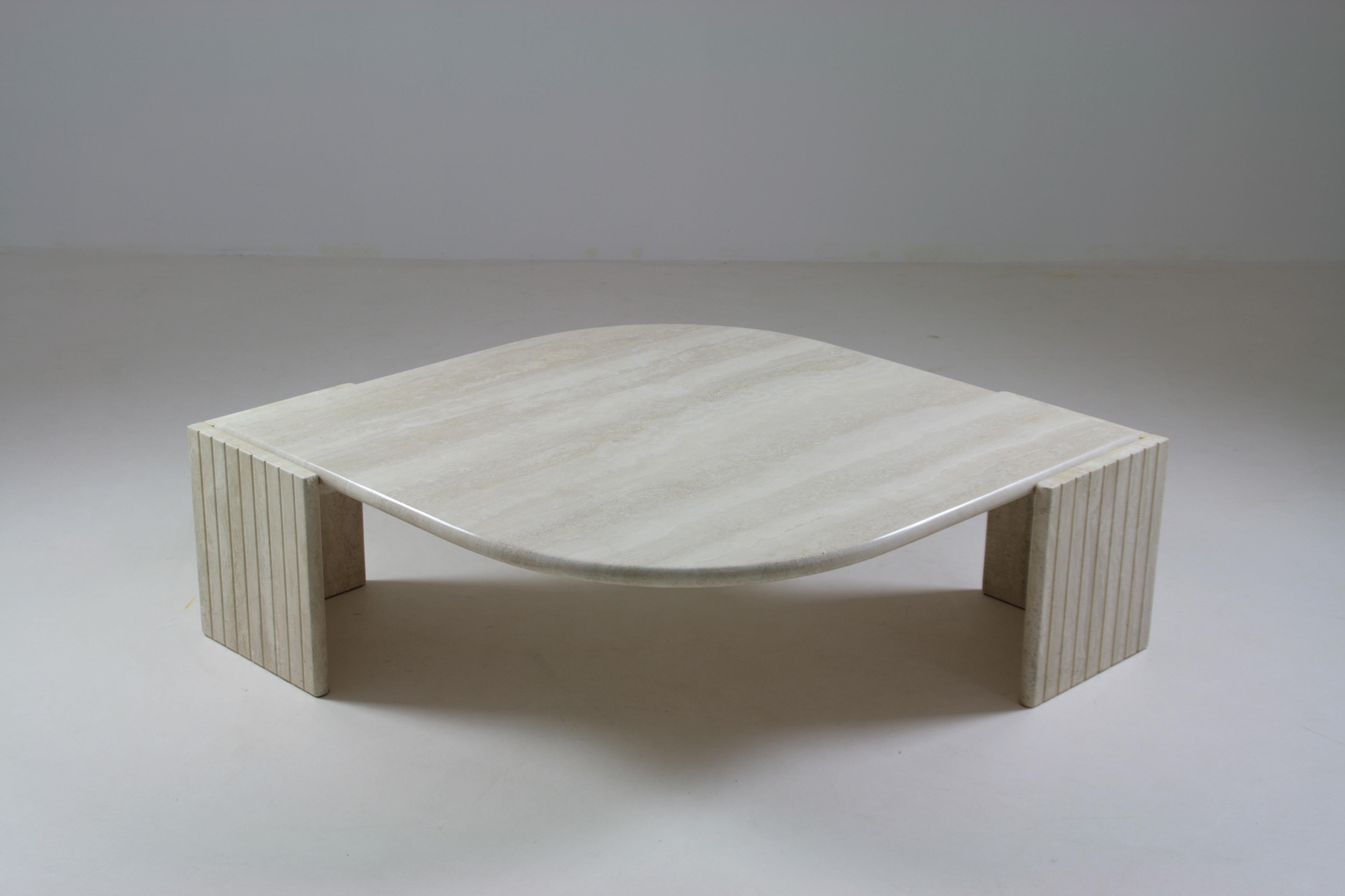 Large travertine coffee table, 1960s For Sale 3