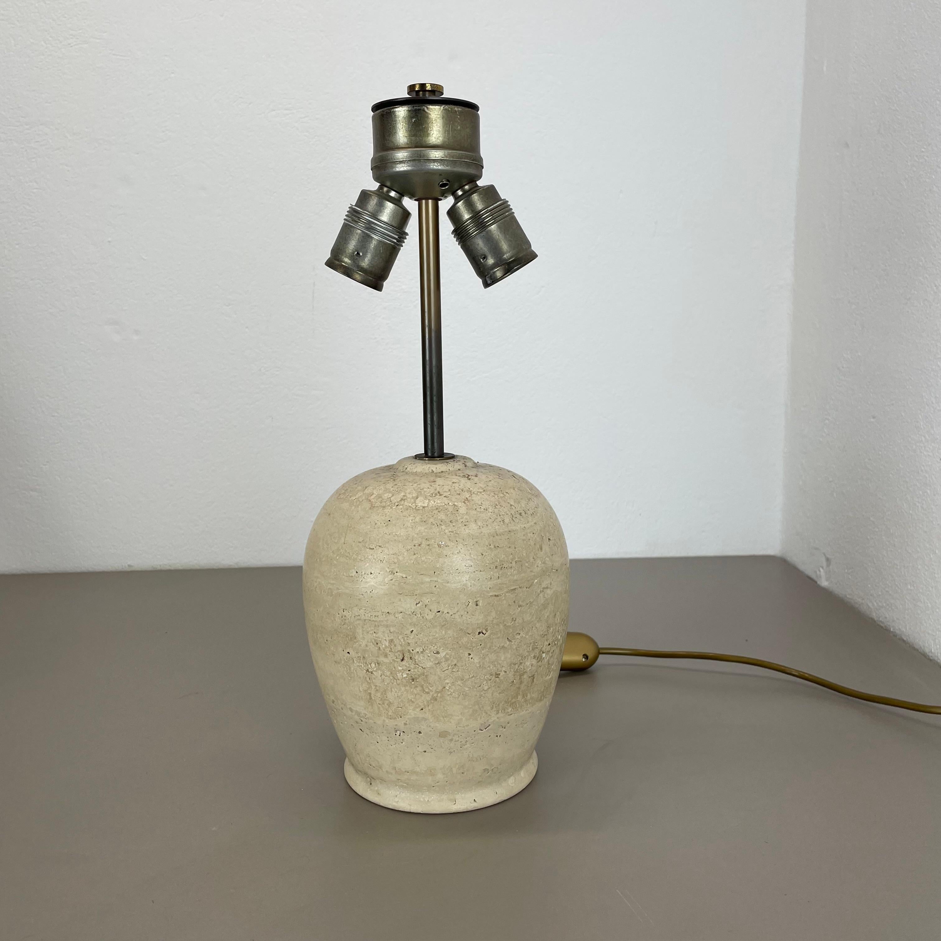 Grande base per lampada da tavolo in marmo di travertino Fratelli Mannelli, Italia, anni '70 in vendita 3