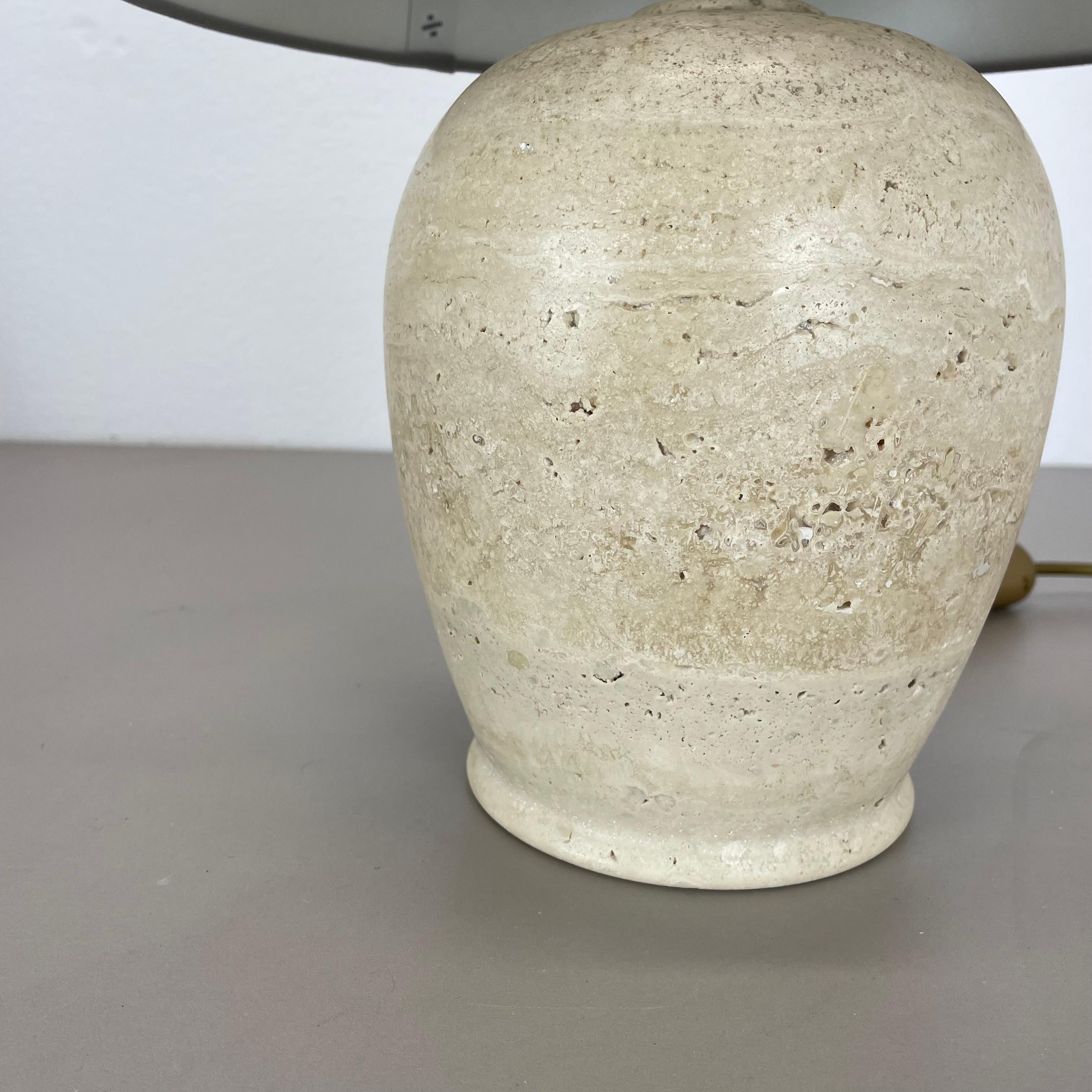 XX secolo Grande base per lampada da tavolo in marmo di travertino Fratelli Mannelli, Italia, anni '70 in vendita