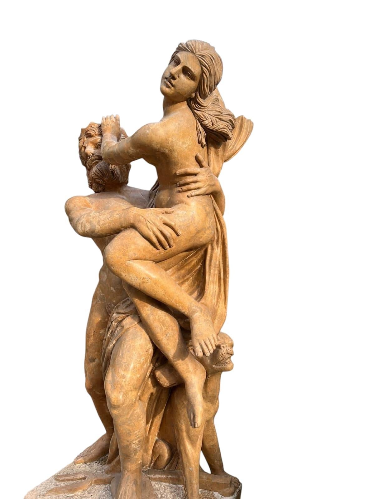 Große Travertin-Marmor-Skulptur der Vergewaltigung der Proserpina 220 cm im Angebot 1