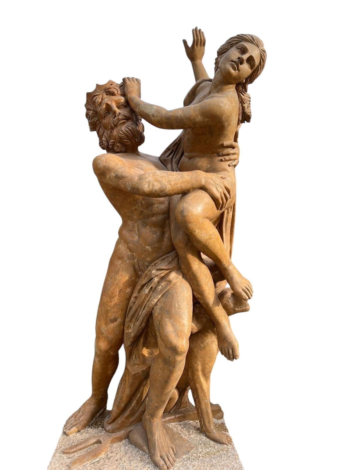 Große Travertin-Marmor-Skulptur der Vergewaltigung der Proserpina 220 cm im Angebot 2